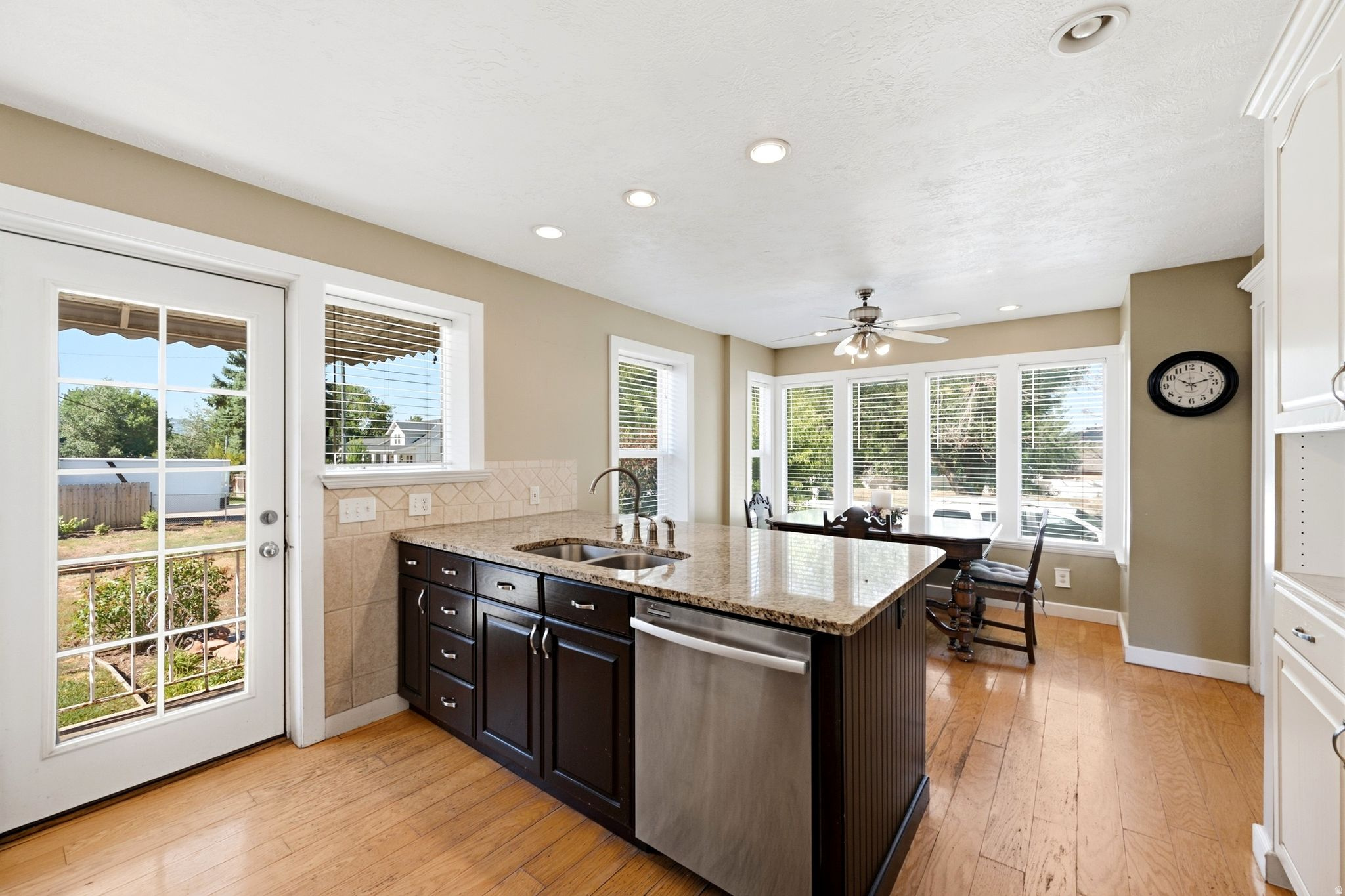 RANDALL WAY - Residential