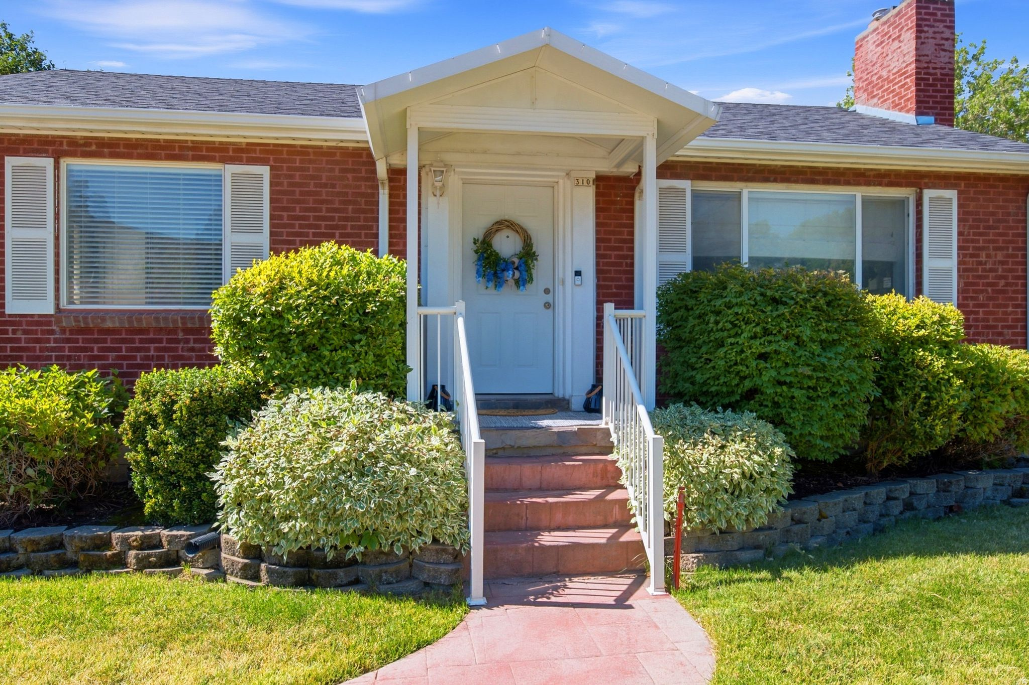RANDALL WAY - Residential