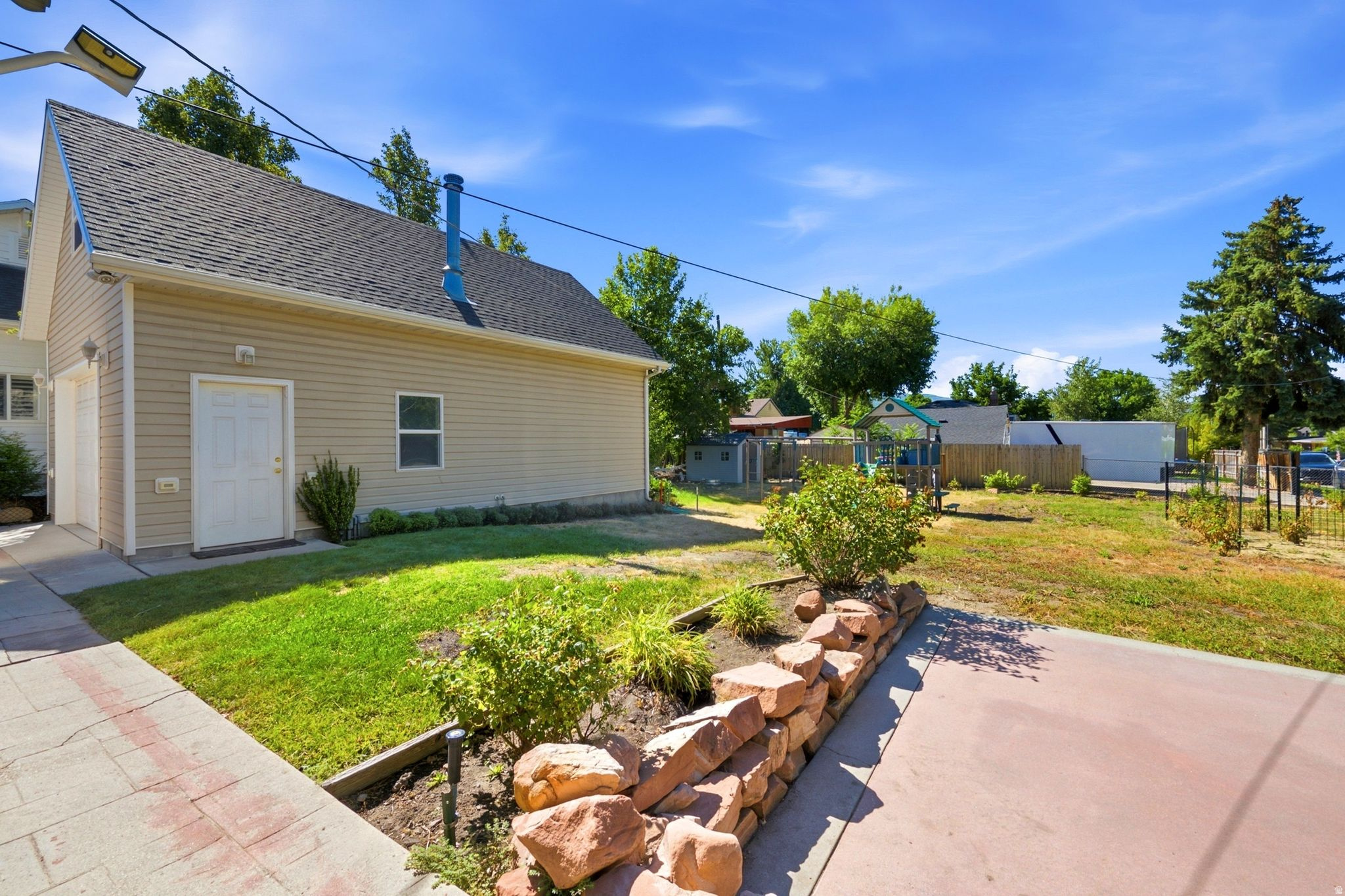 RANDALL WAY - Residential