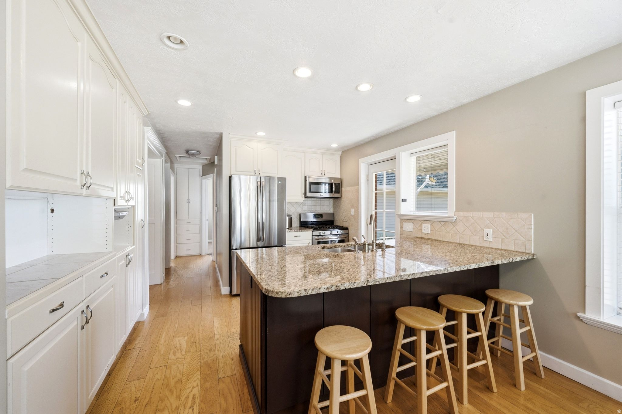 RANDALL WAY - Residential