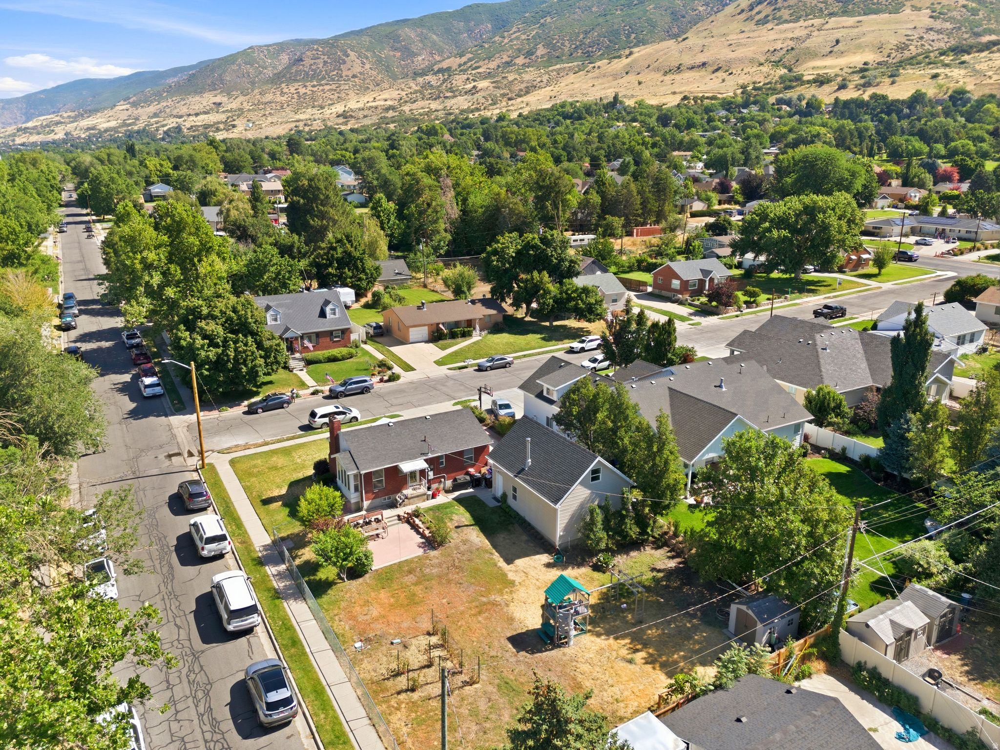 RANDALL WAY - Residential