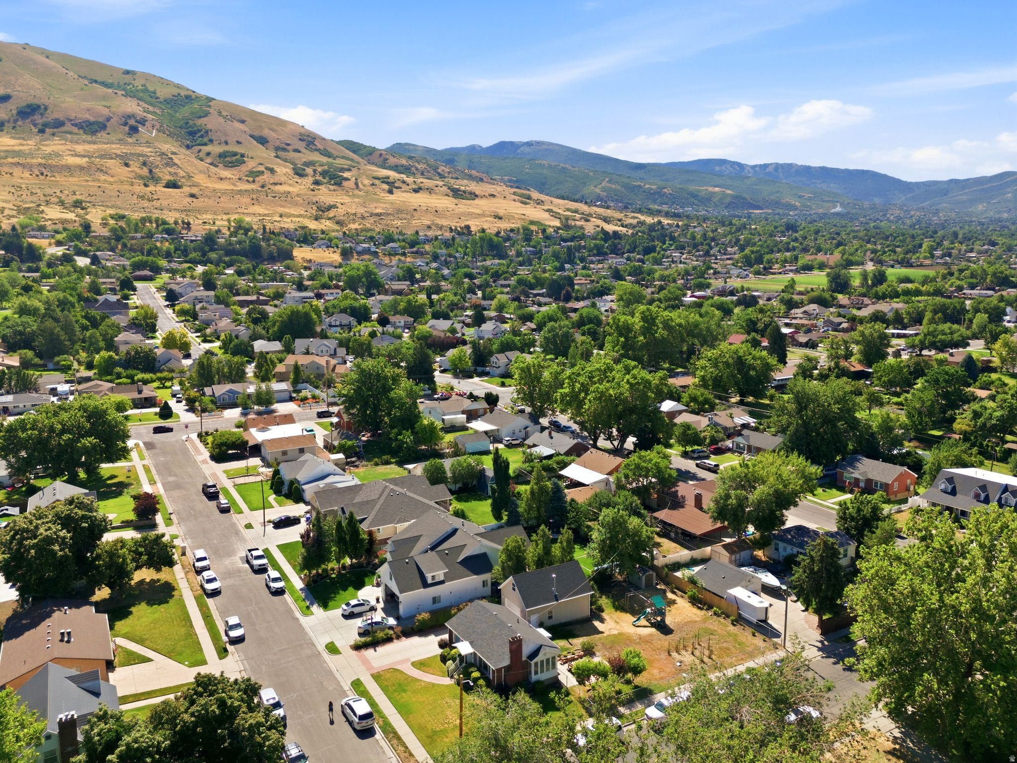 RANDALL WAY - Residential