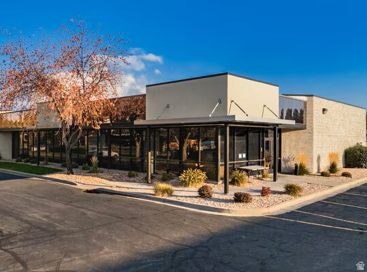 17,000 SF Available For Sublease Available  July 1, 2026 LED - April 2027 Ample Parking Large Backup Generator Excellent Freeway Access (S.R 201, I-15, I-214, & I-80)