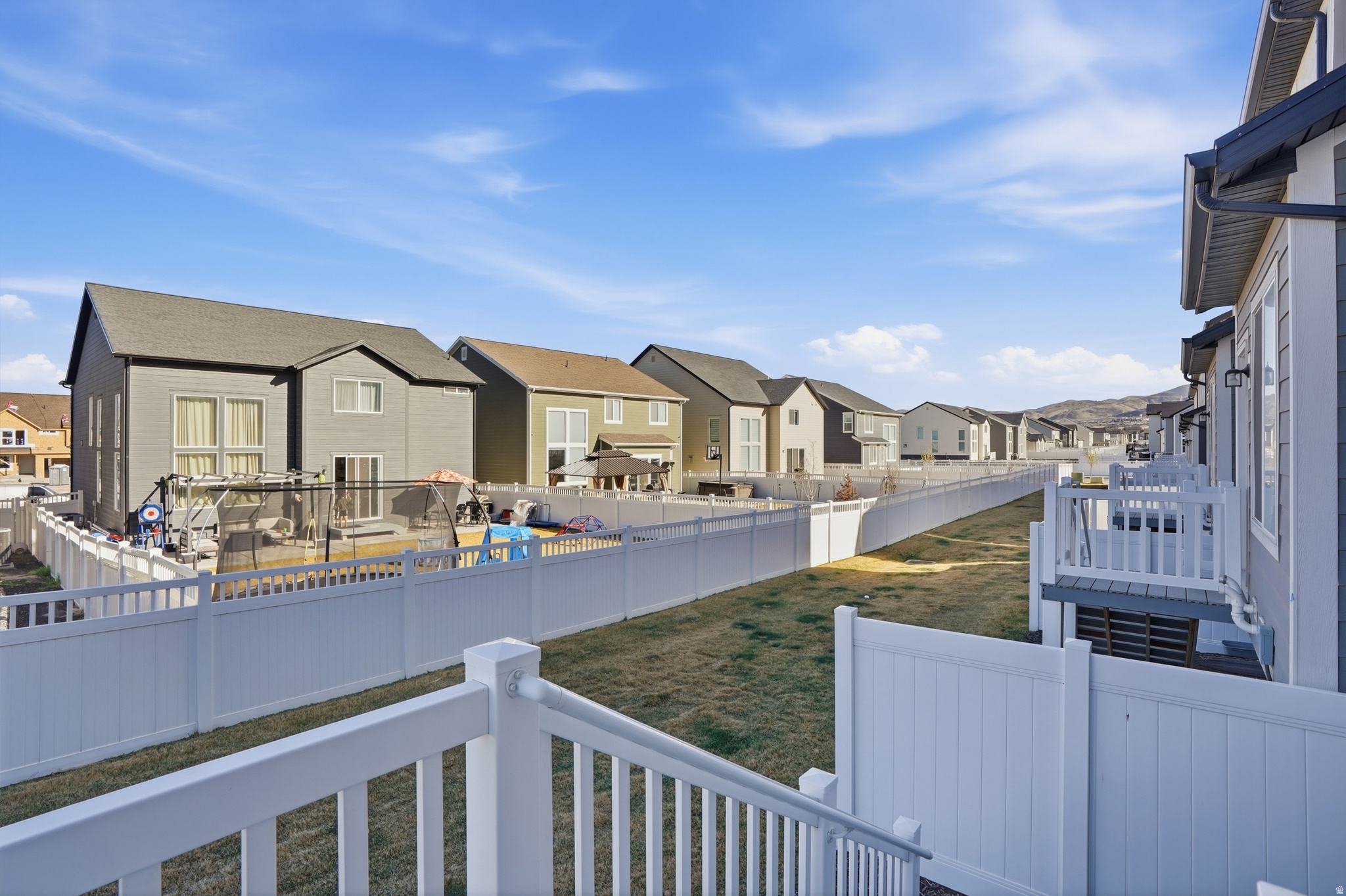 MOUNTAIN RIDGE - Residential