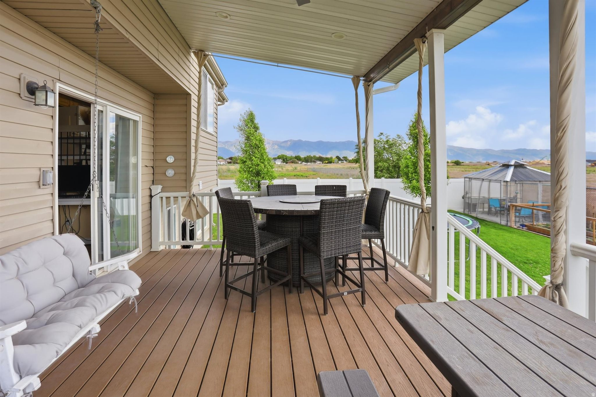 OUTWEST - Residential