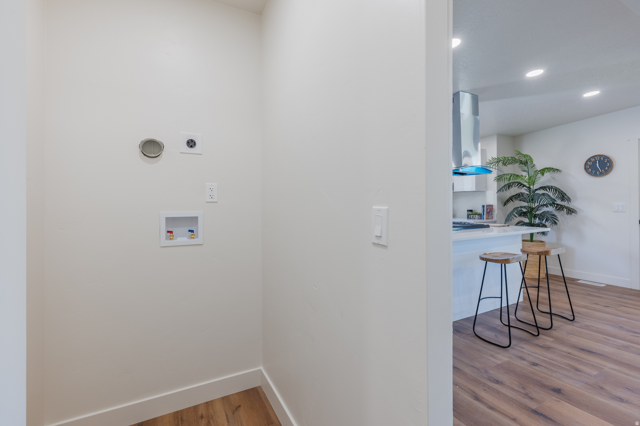 COUNTRY SQUIRE ESTATES - Residential