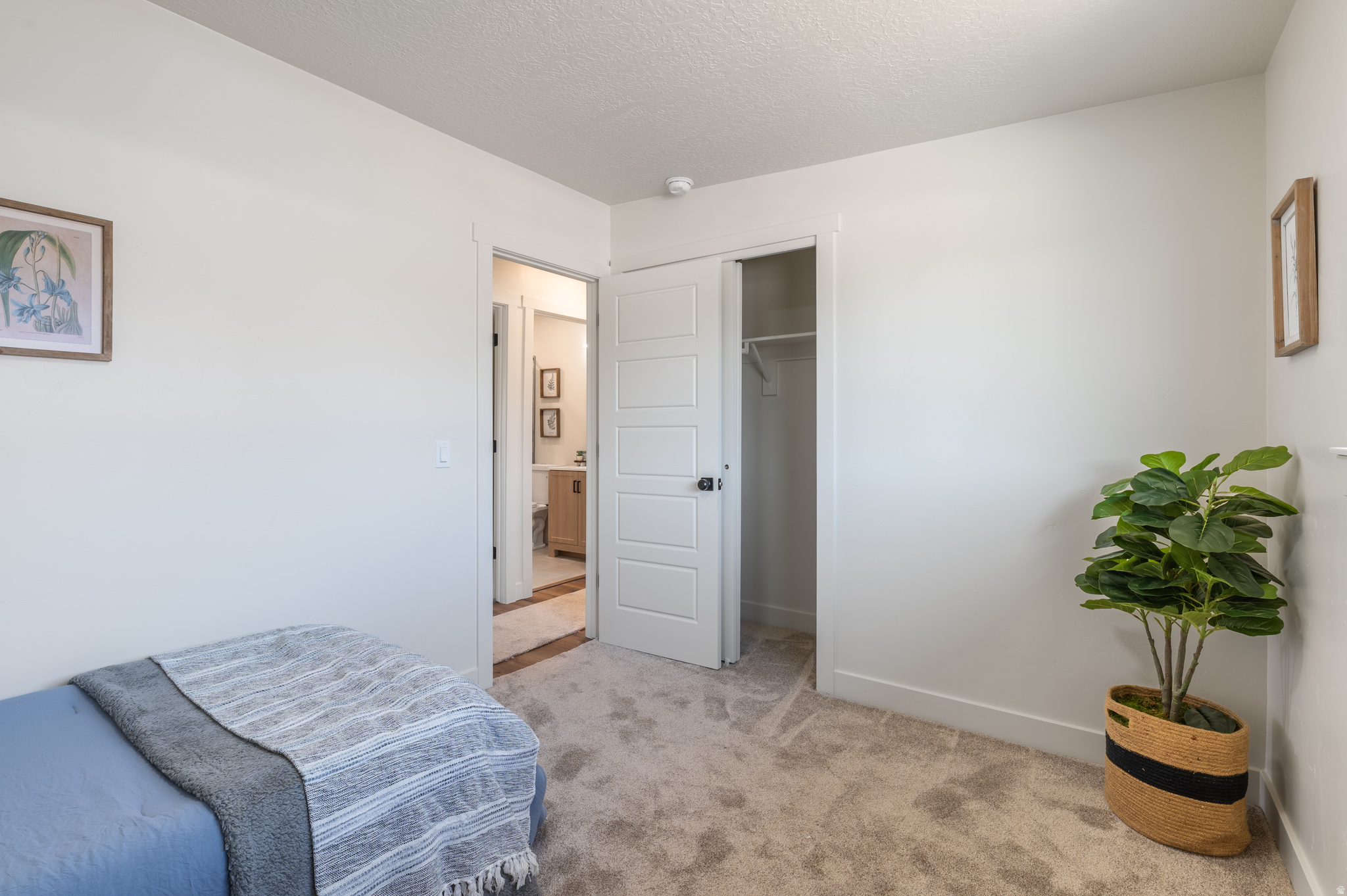 COUNTRY SQUIRE ESTATES - Residential