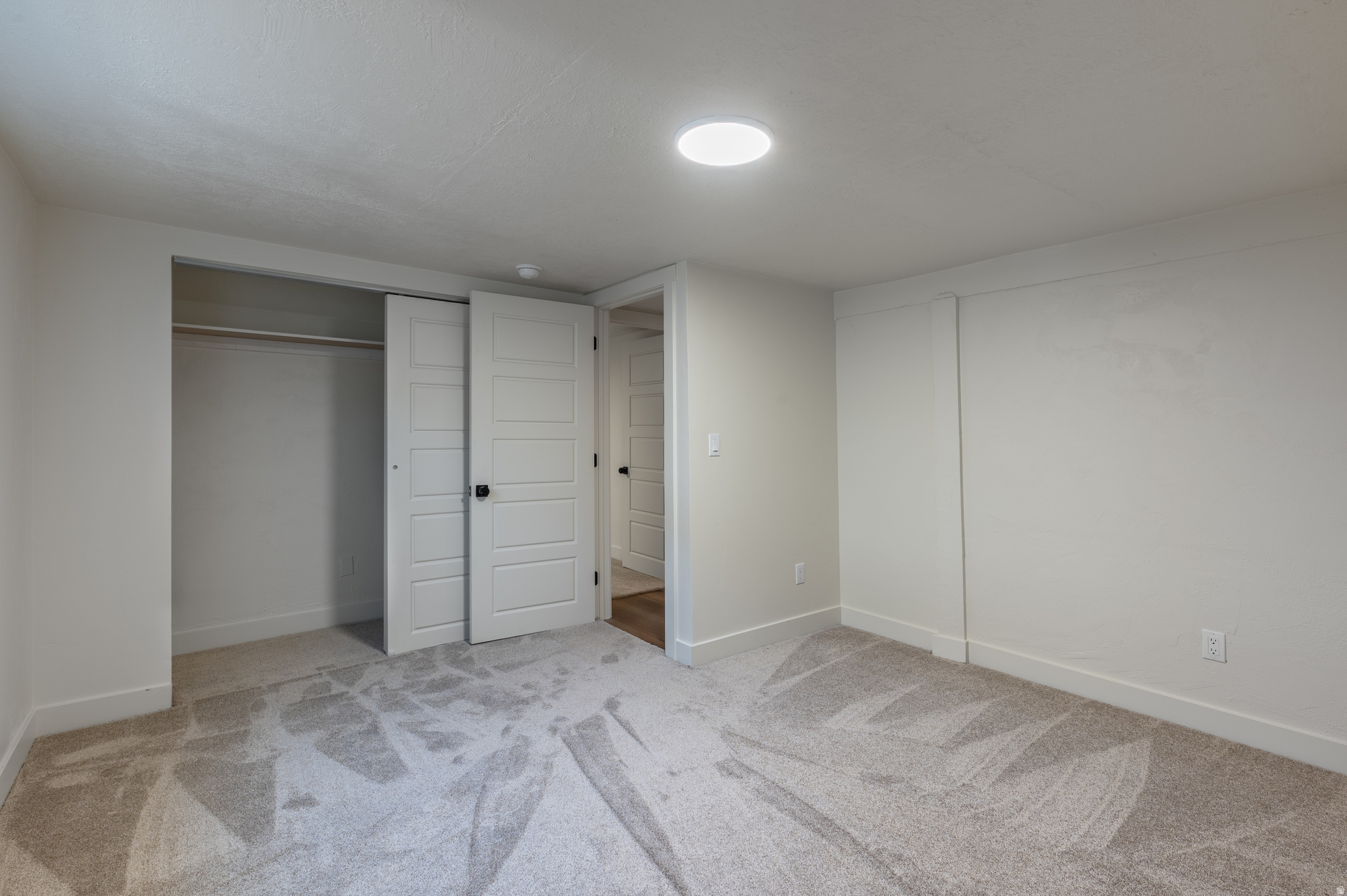 COUNTRY SQUIRE ESTATES - Residential