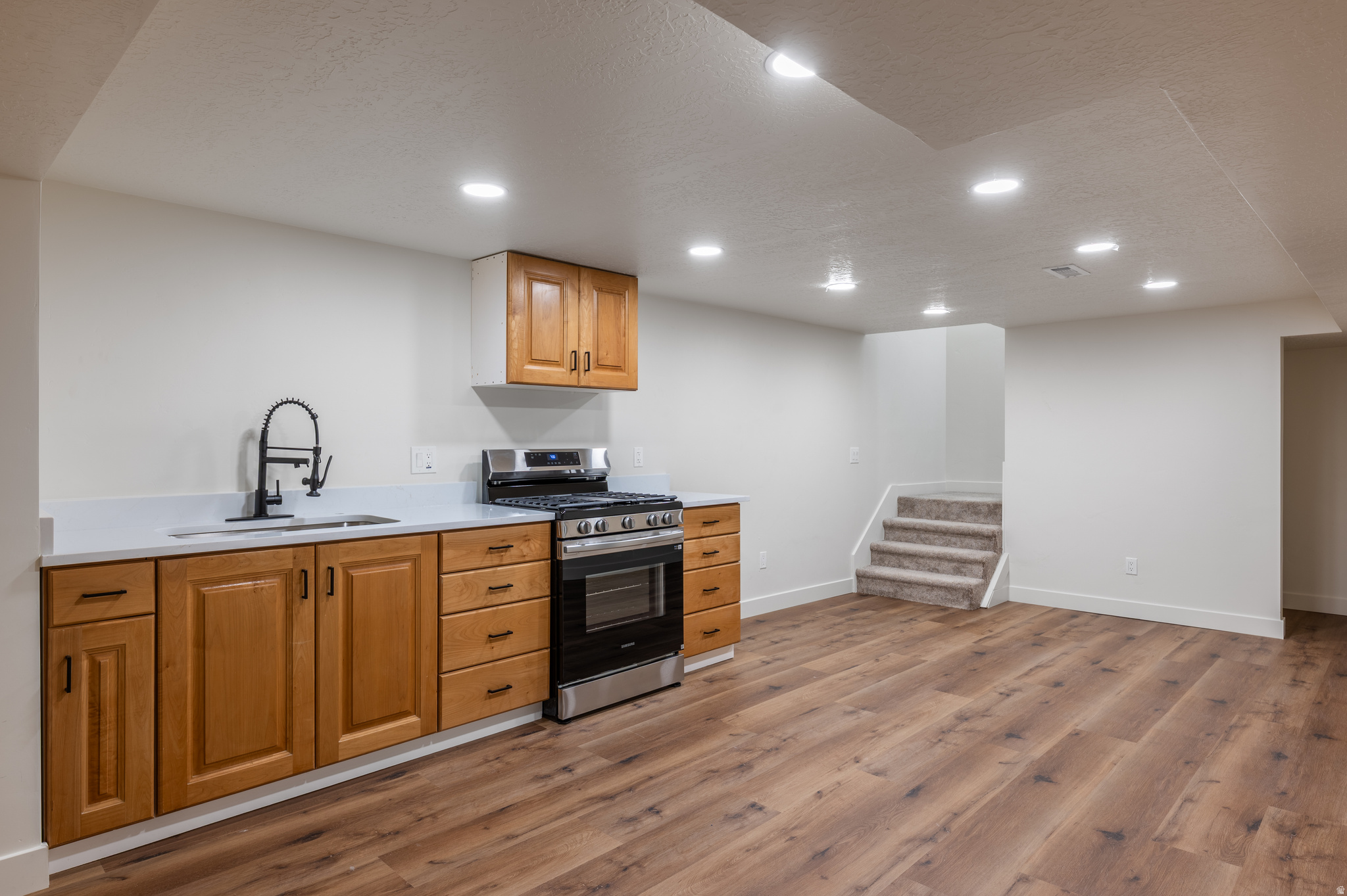COUNTRY SQUIRE ESTATES - Residential