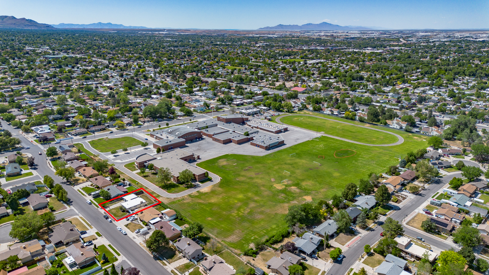 COUNTRY SQUIRE ESTATES - Residential