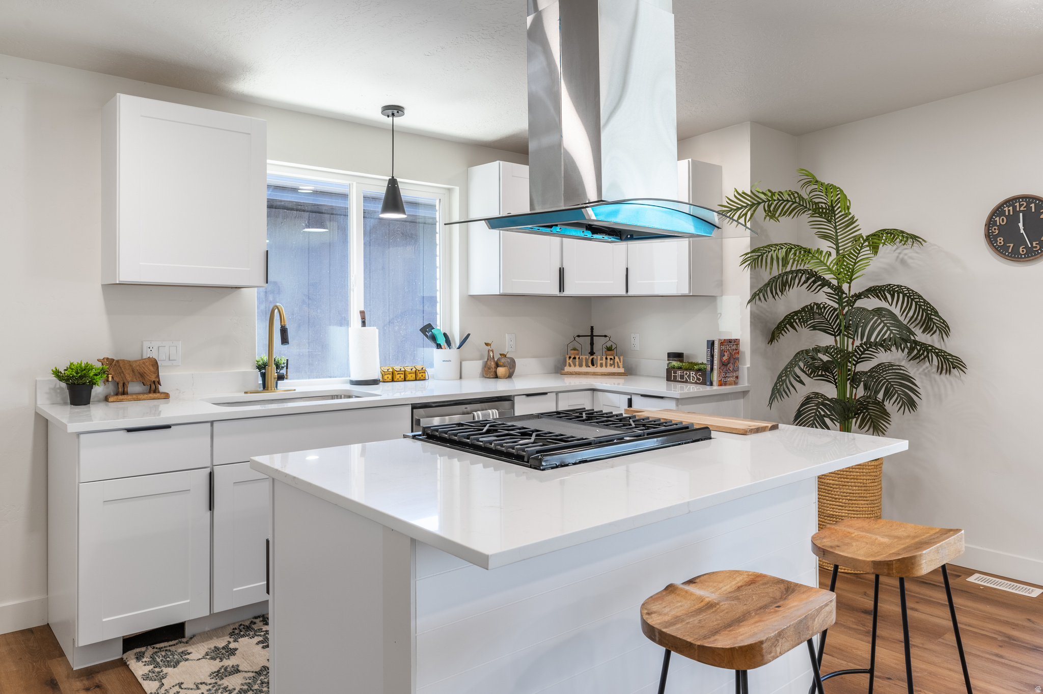 COUNTRY SQUIRE ESTATES - Residential