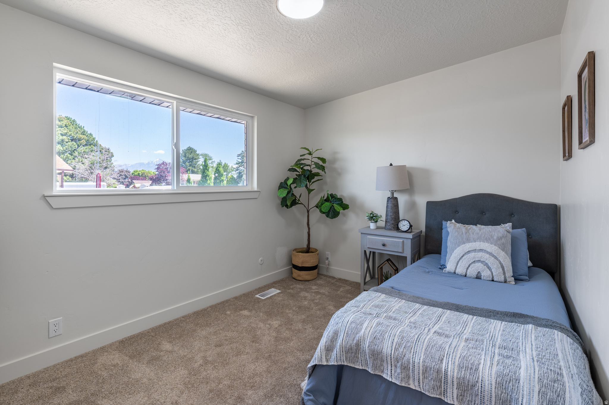 COUNTRY SQUIRE ESTATES - Residential