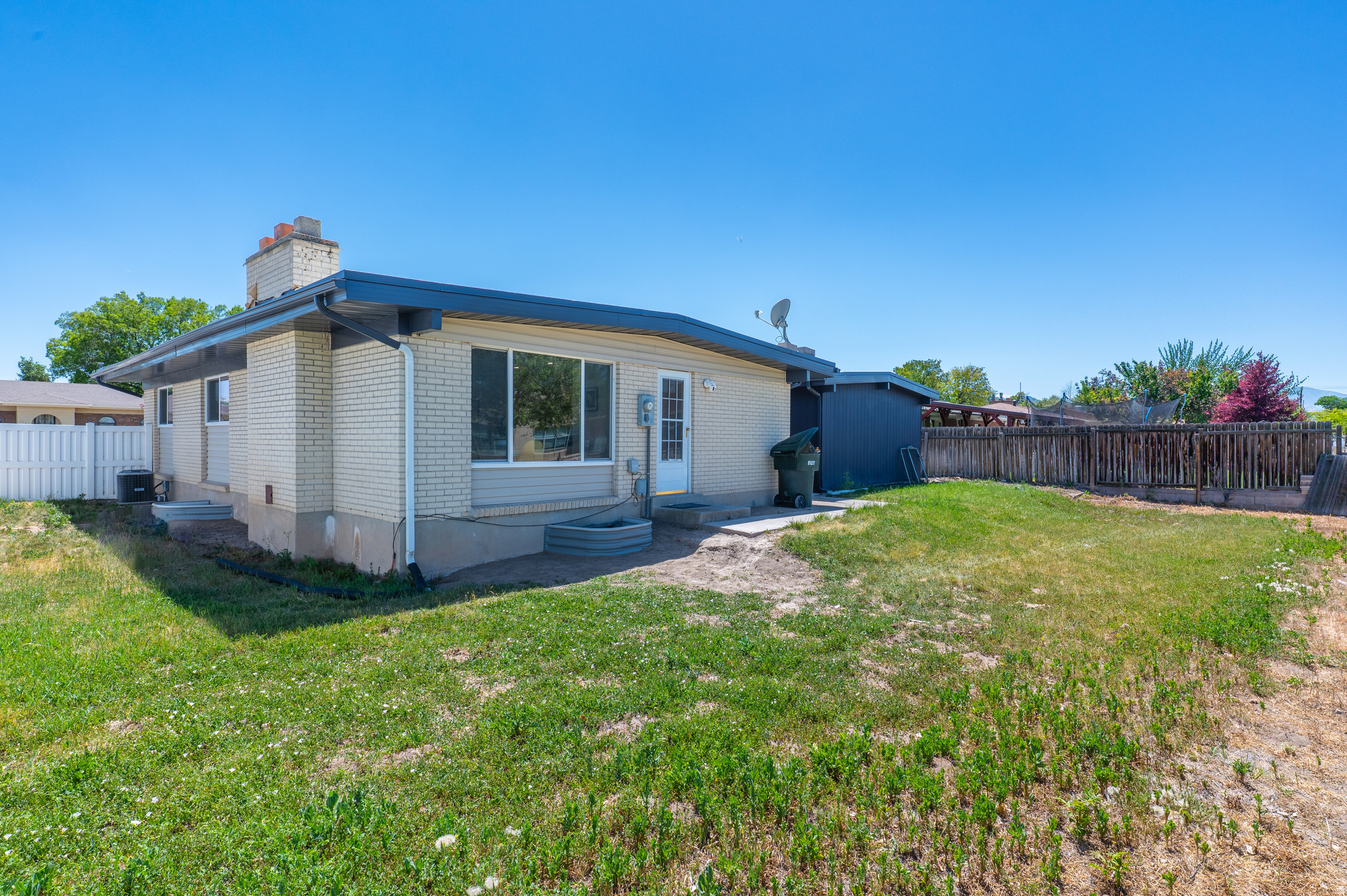 COUNTRY SQUIRE ESTATES - Residential