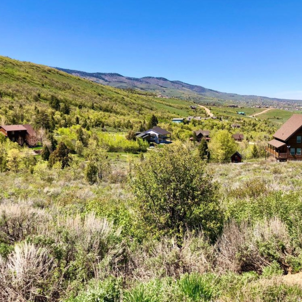 Great building lot in a mountain setting in Swan Creek Village. Fantastic location with easy access to trails and close proximity to state marina, local shops and restaurants. HOA fee includes water, snow removal and road maintenance.  Motivated seller!!!
