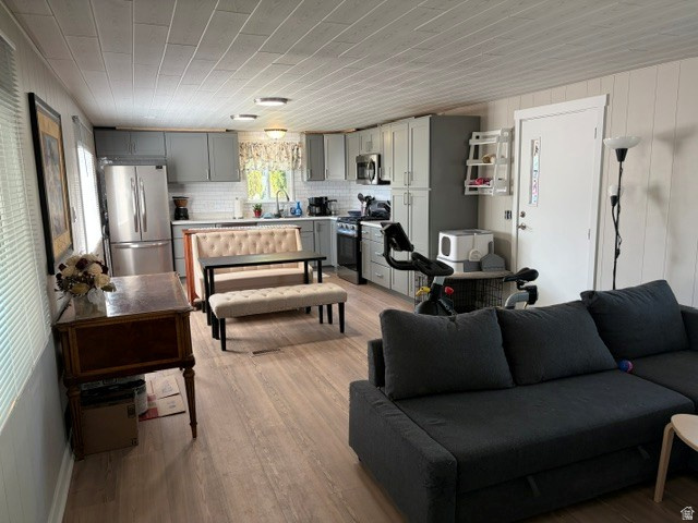 MONTE VISTA MANUFACTURED HOME PARK - Residential