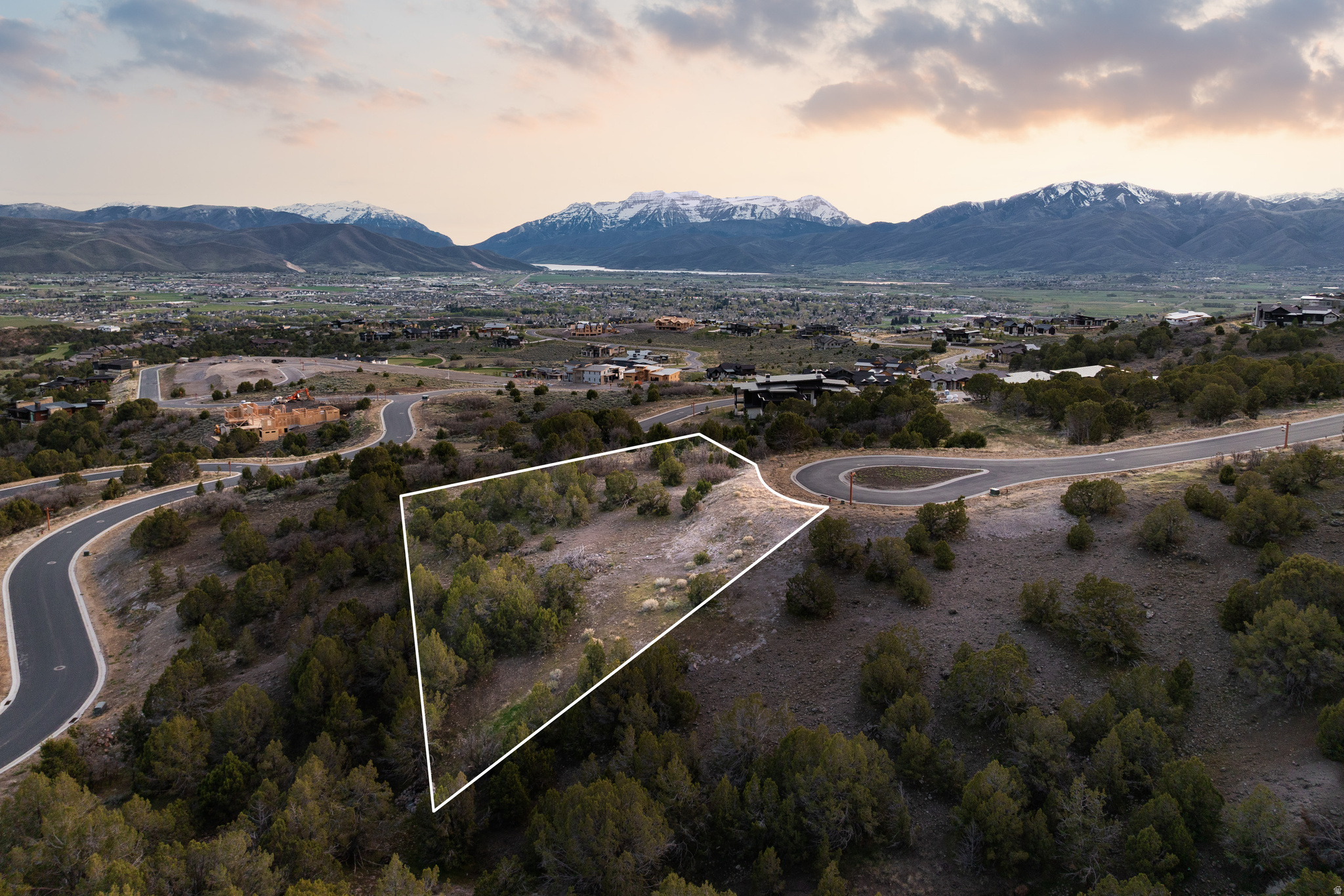 RED LEDGES - Land