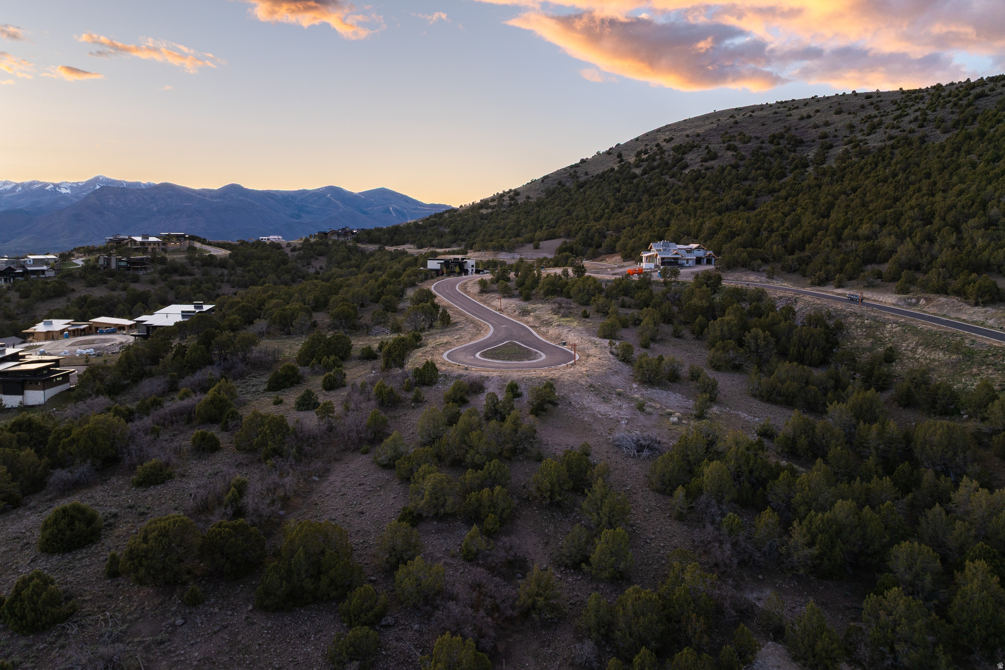 RED LEDGES - Land