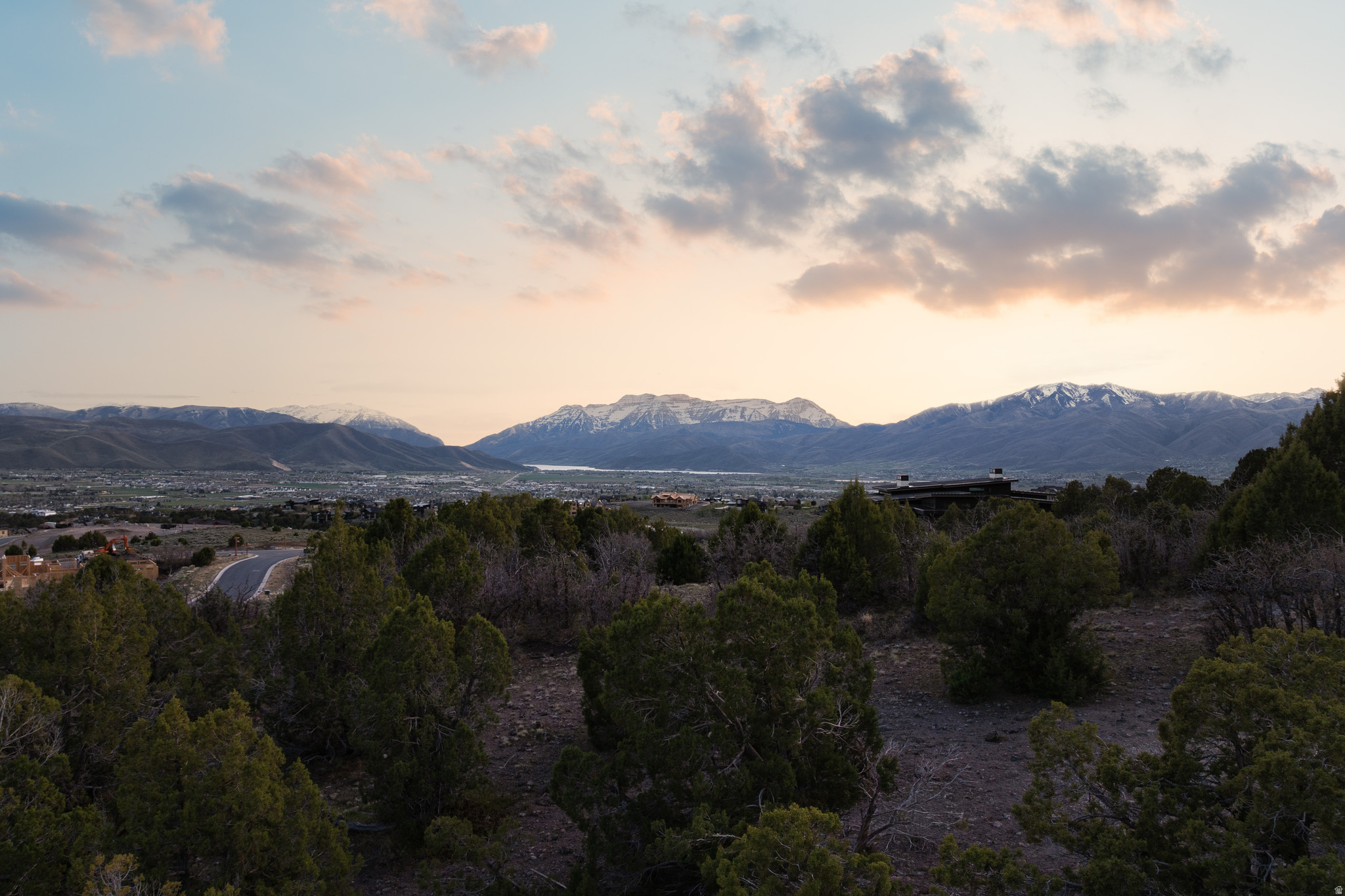 RED LEDGES - Land