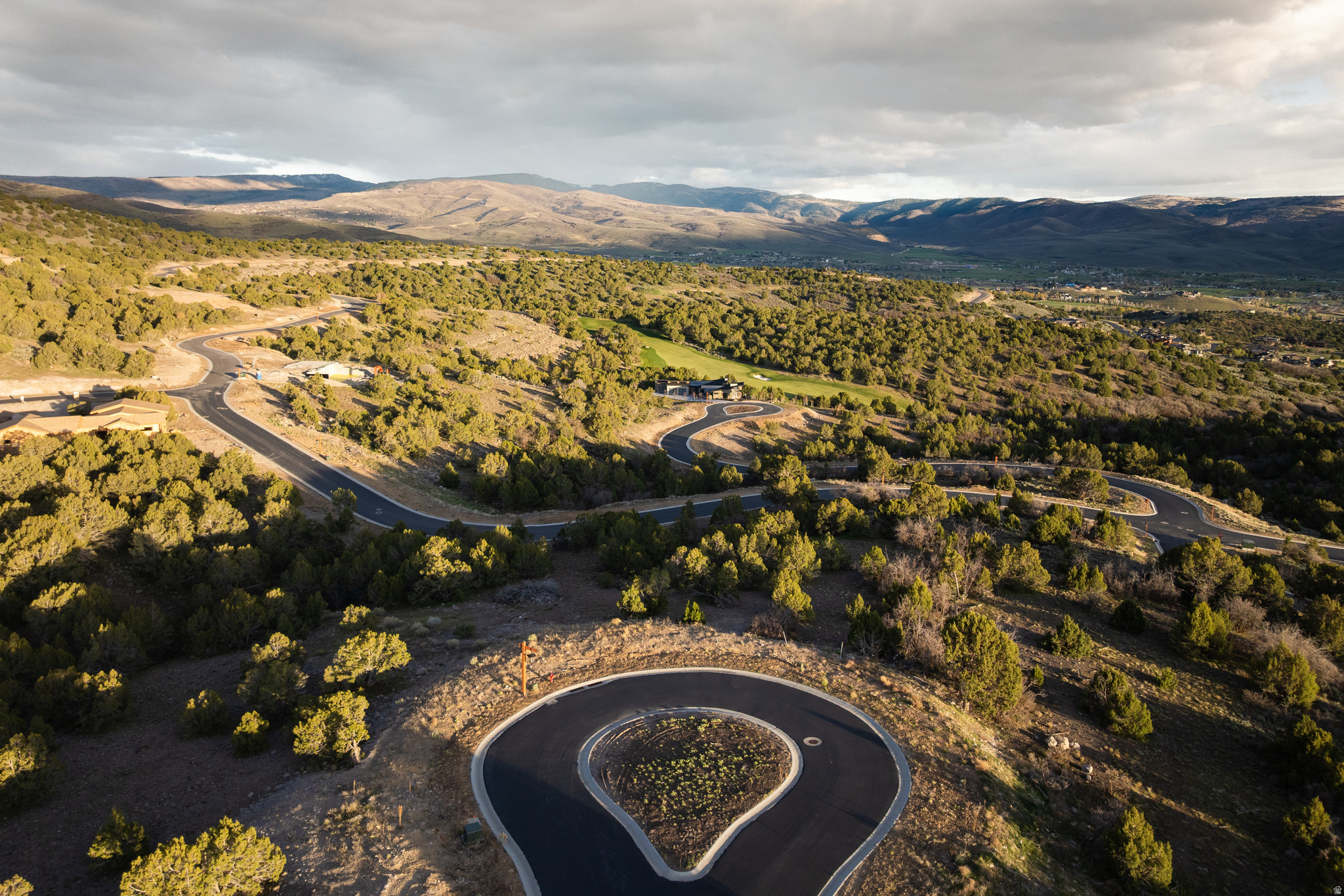 RED LEDGES - Land