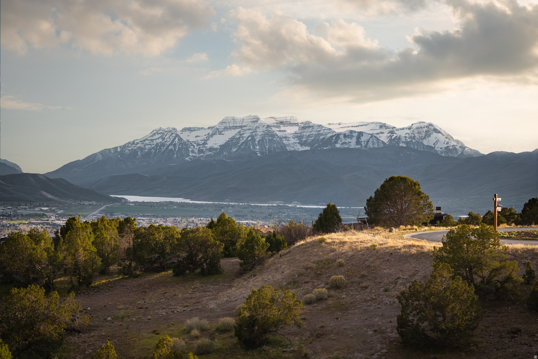 RED LEDGES - Land