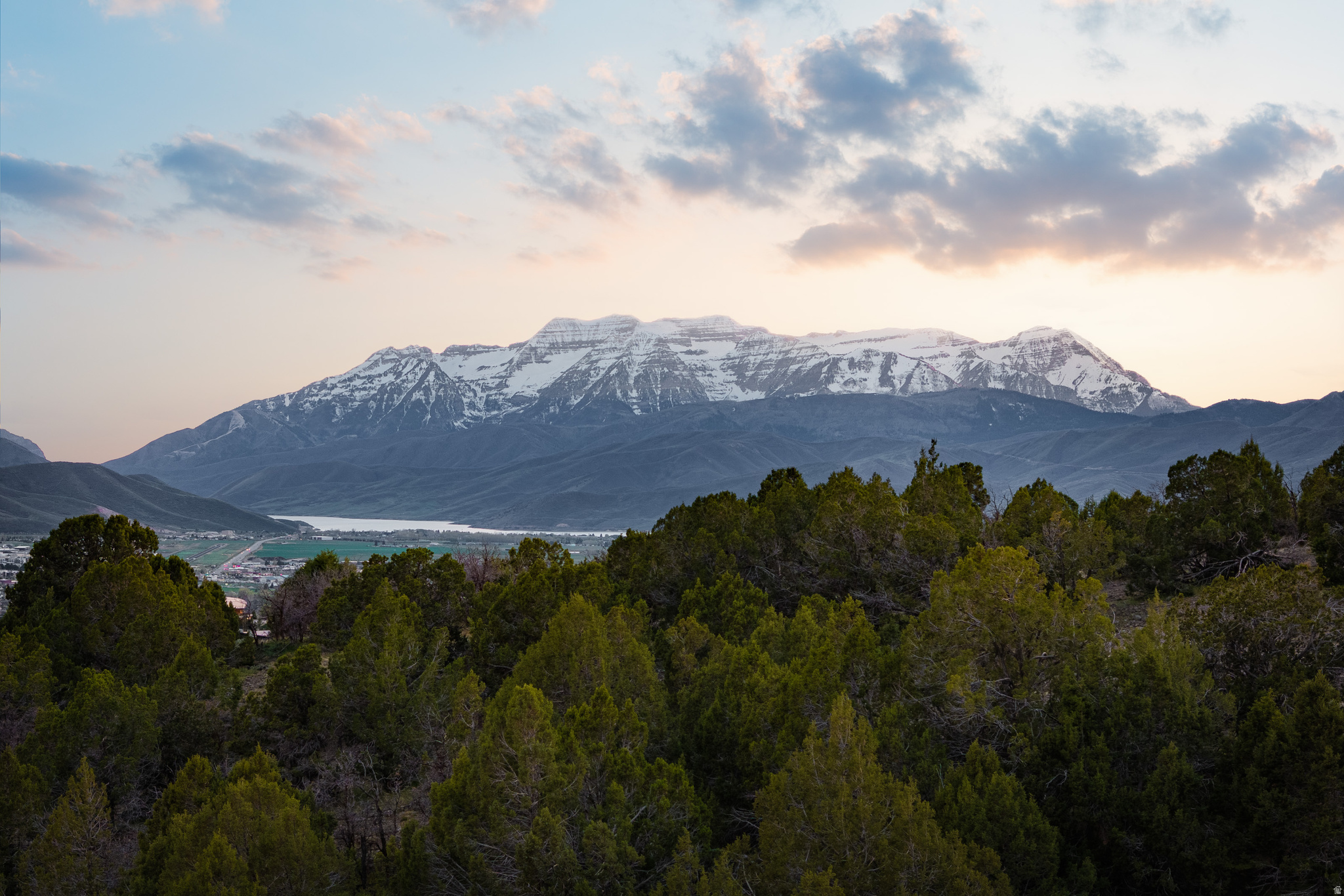 RED LEDGES - Land