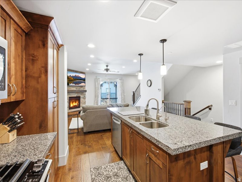 PARKS EDGE - Residential