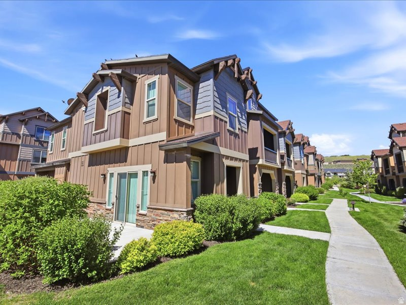 PARKS EDGE - Residential