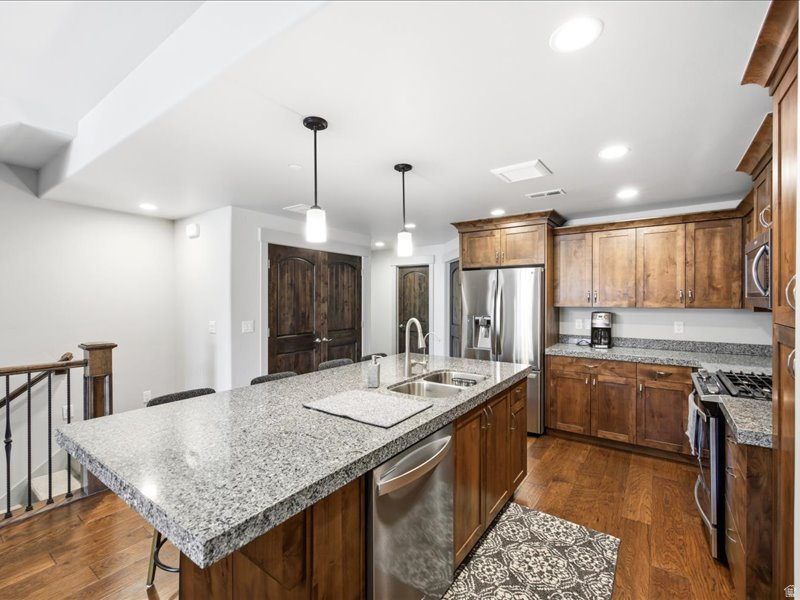 PARKS EDGE - Residential