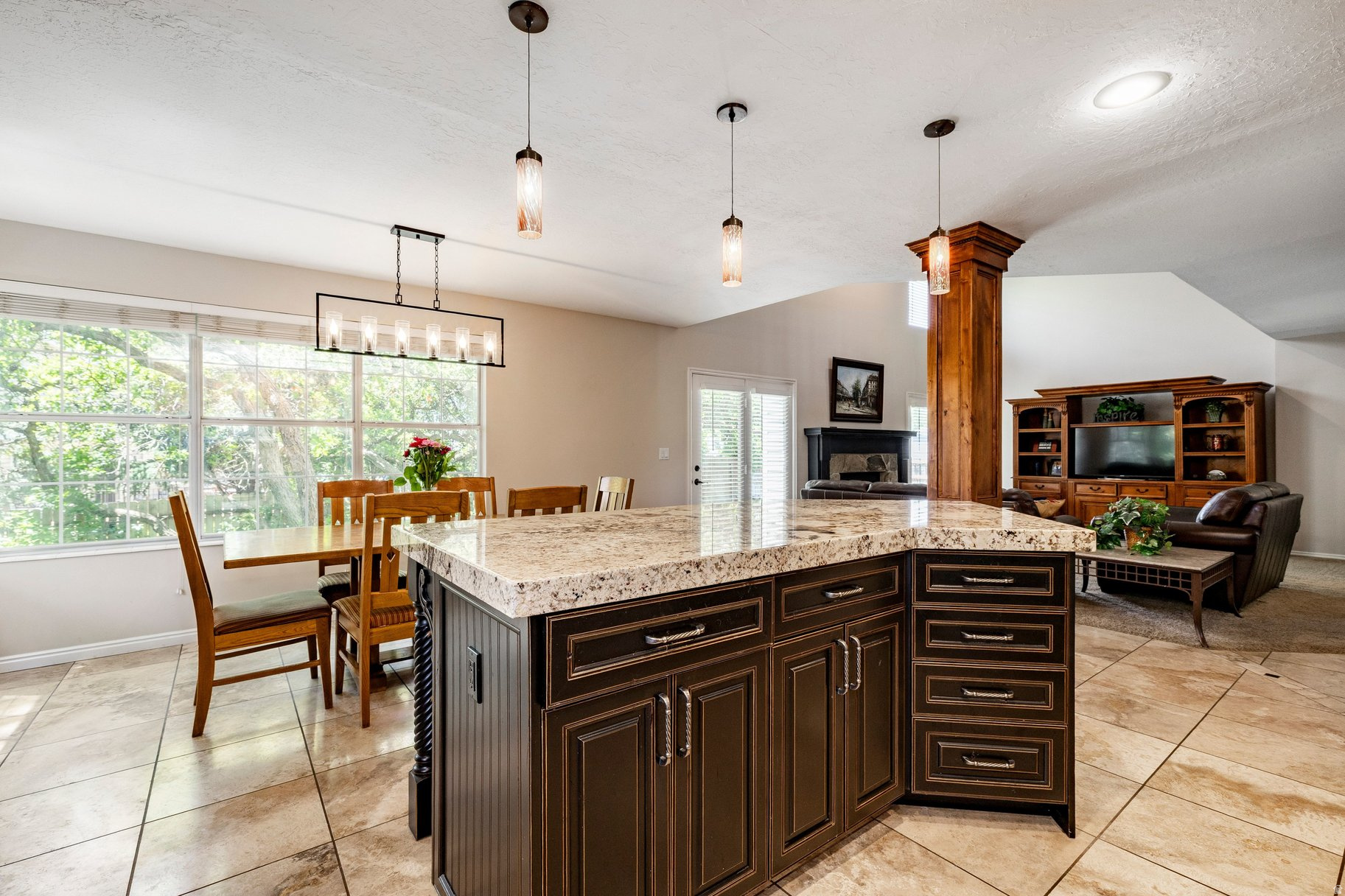 ROLLING OAKS - Residential