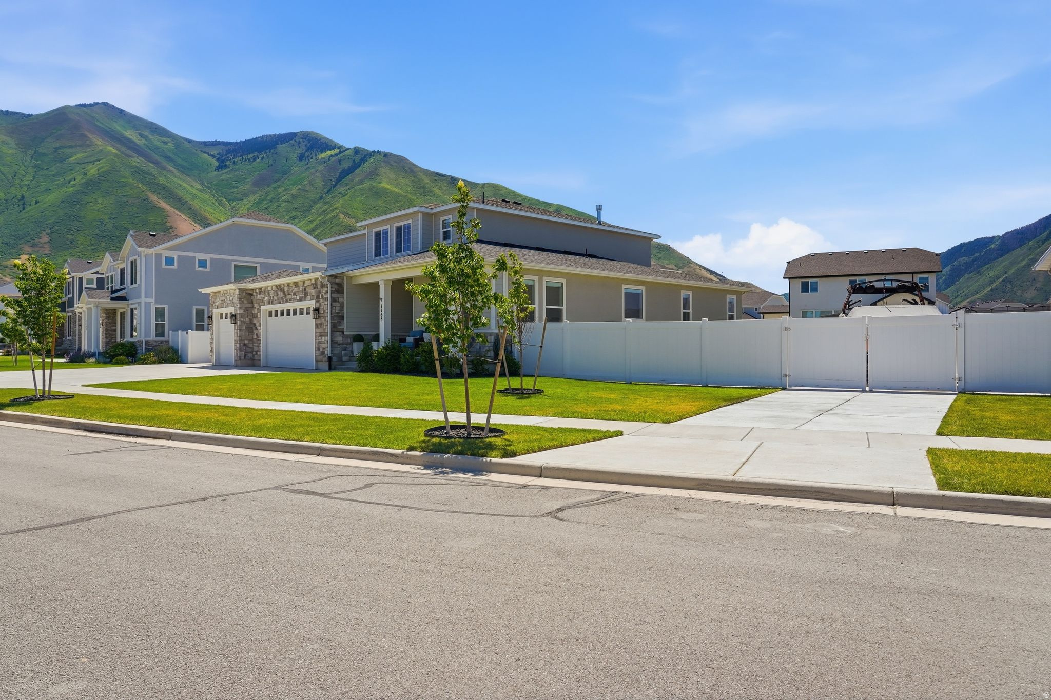 MAPLETON HEIGHTS - Residential