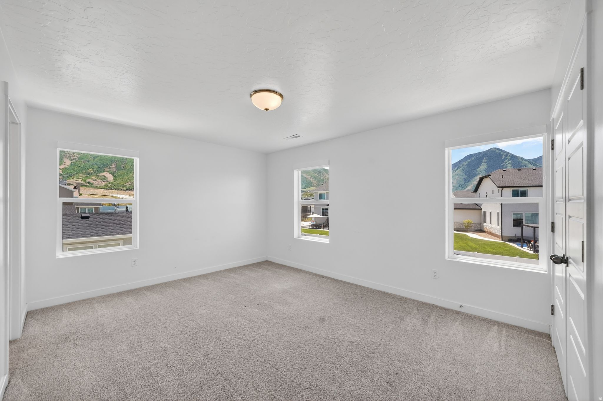 MAPLETON HEIGHTS - Residential
