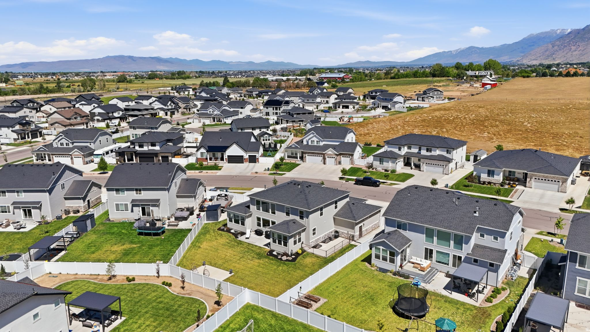 MAPLETON HEIGHTS - Residential