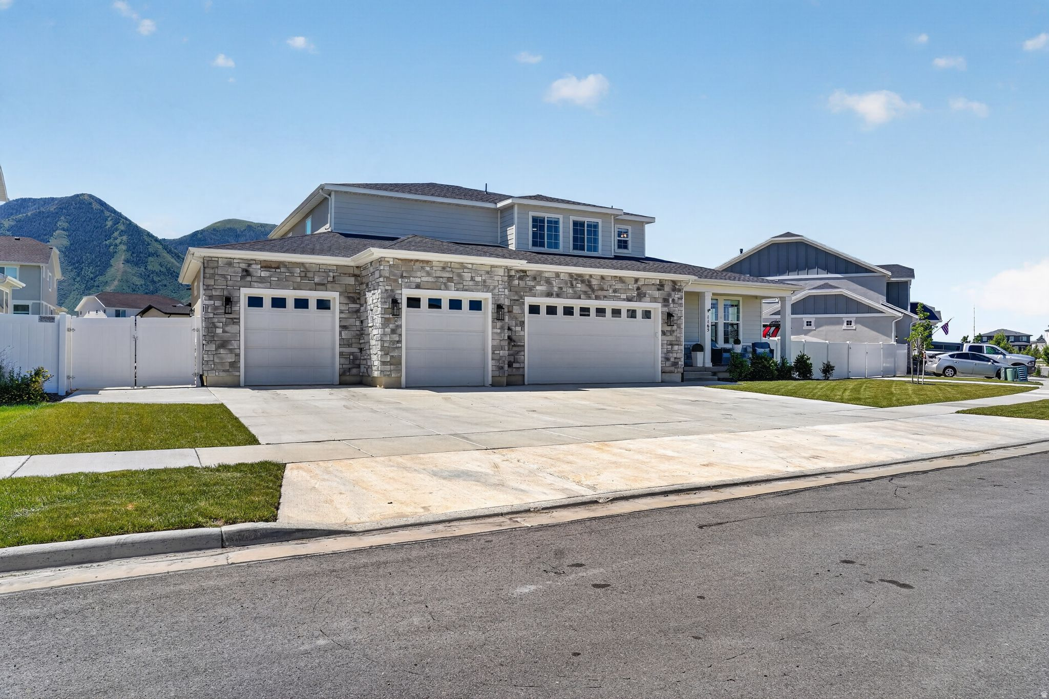 MAPLETON HEIGHTS - Residential
