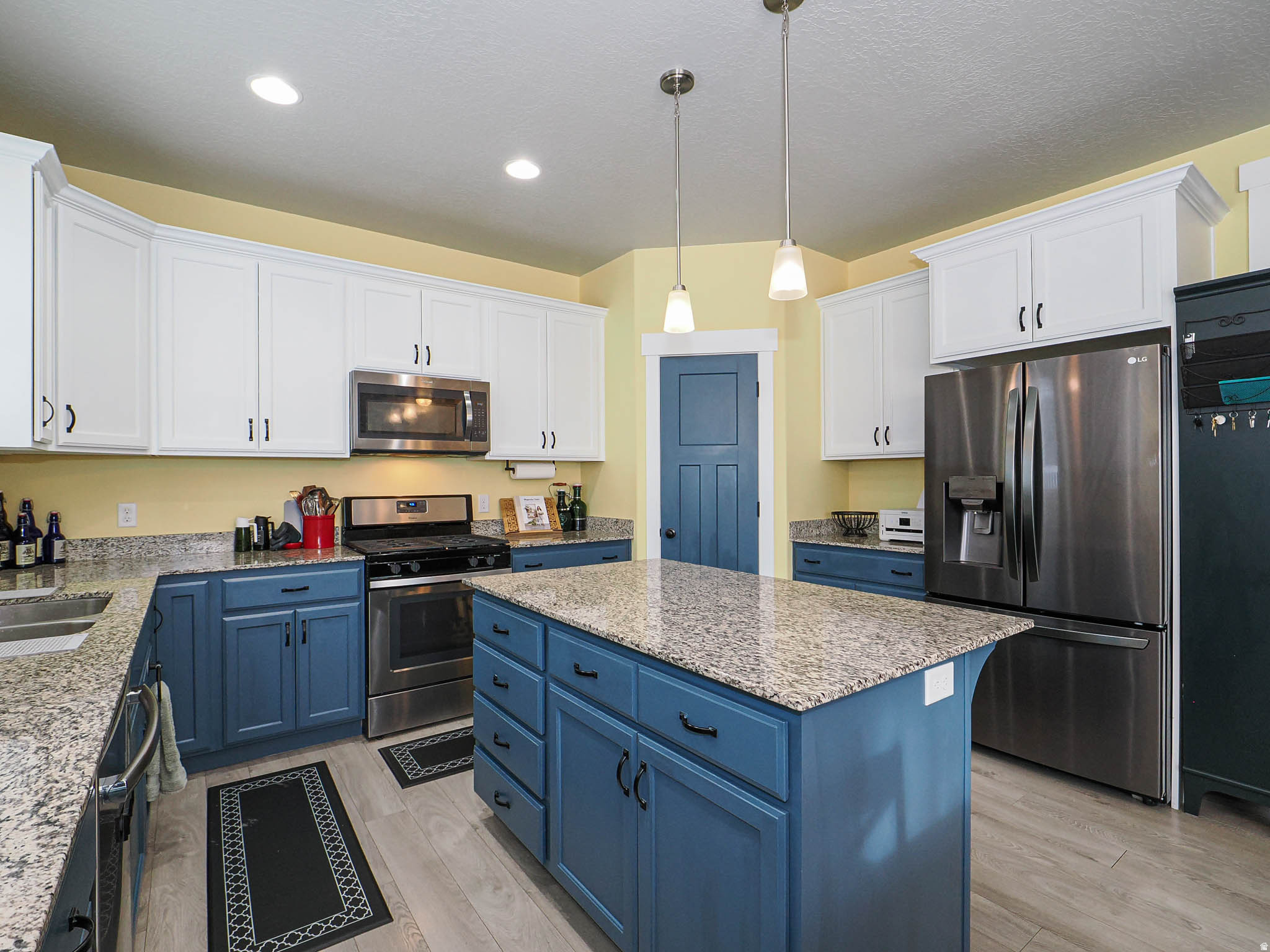 MOUNTAIN HEIGHTS - Residential