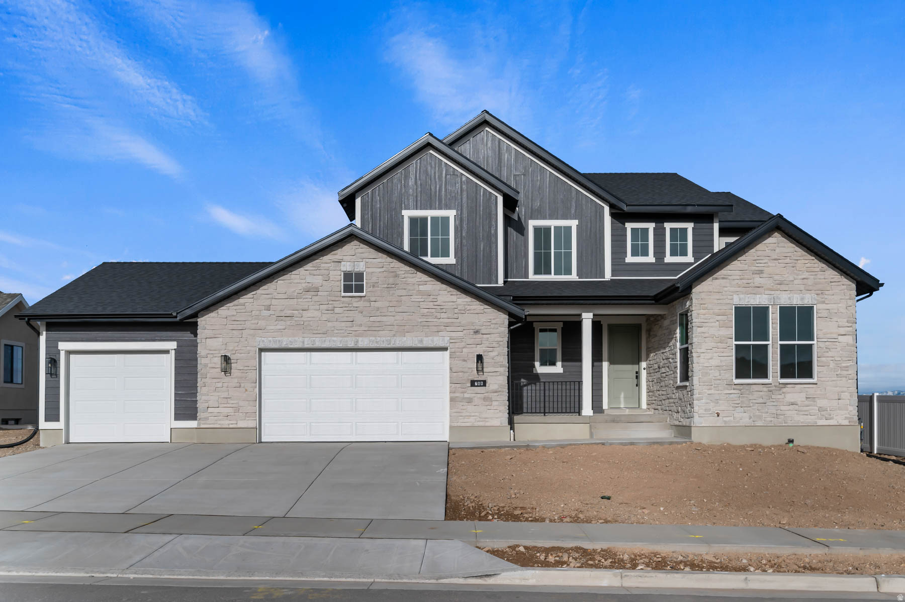 HIDDEN OAKS SIGNATURE 639 - Residential