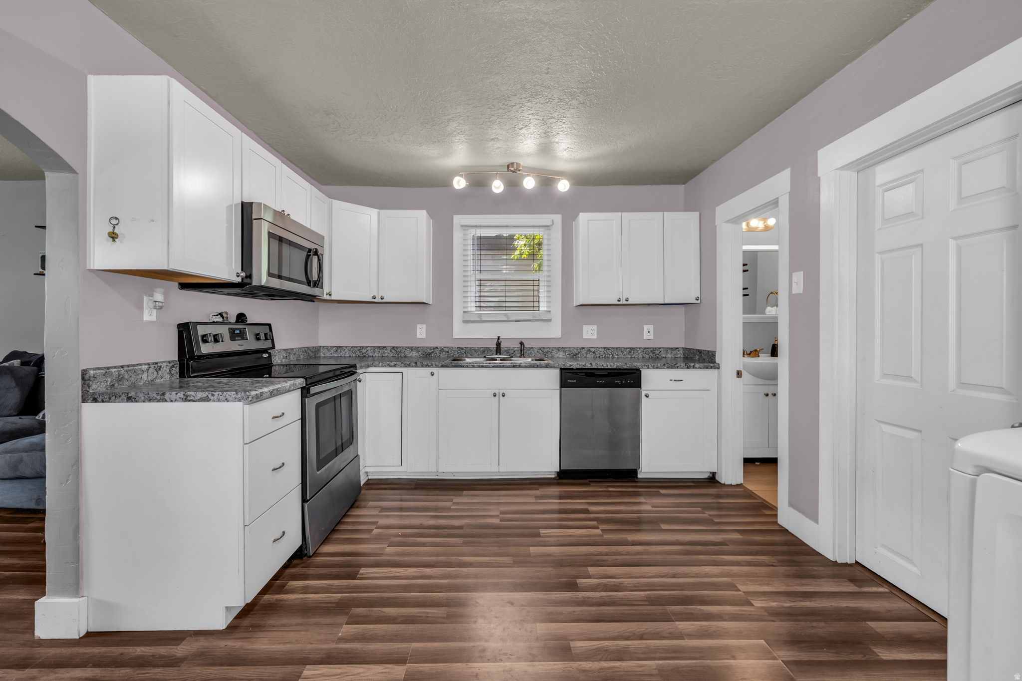 CHAMBERS PARK - Residential