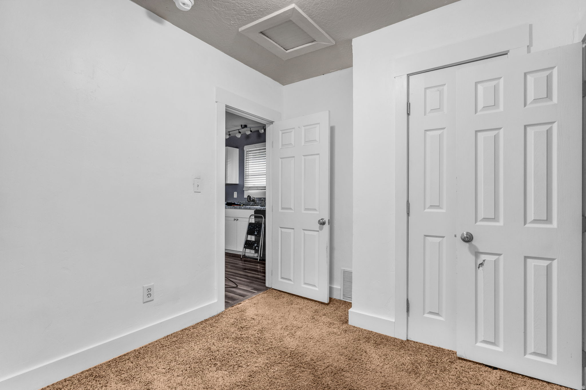 CHAMBERS PARK - Residential