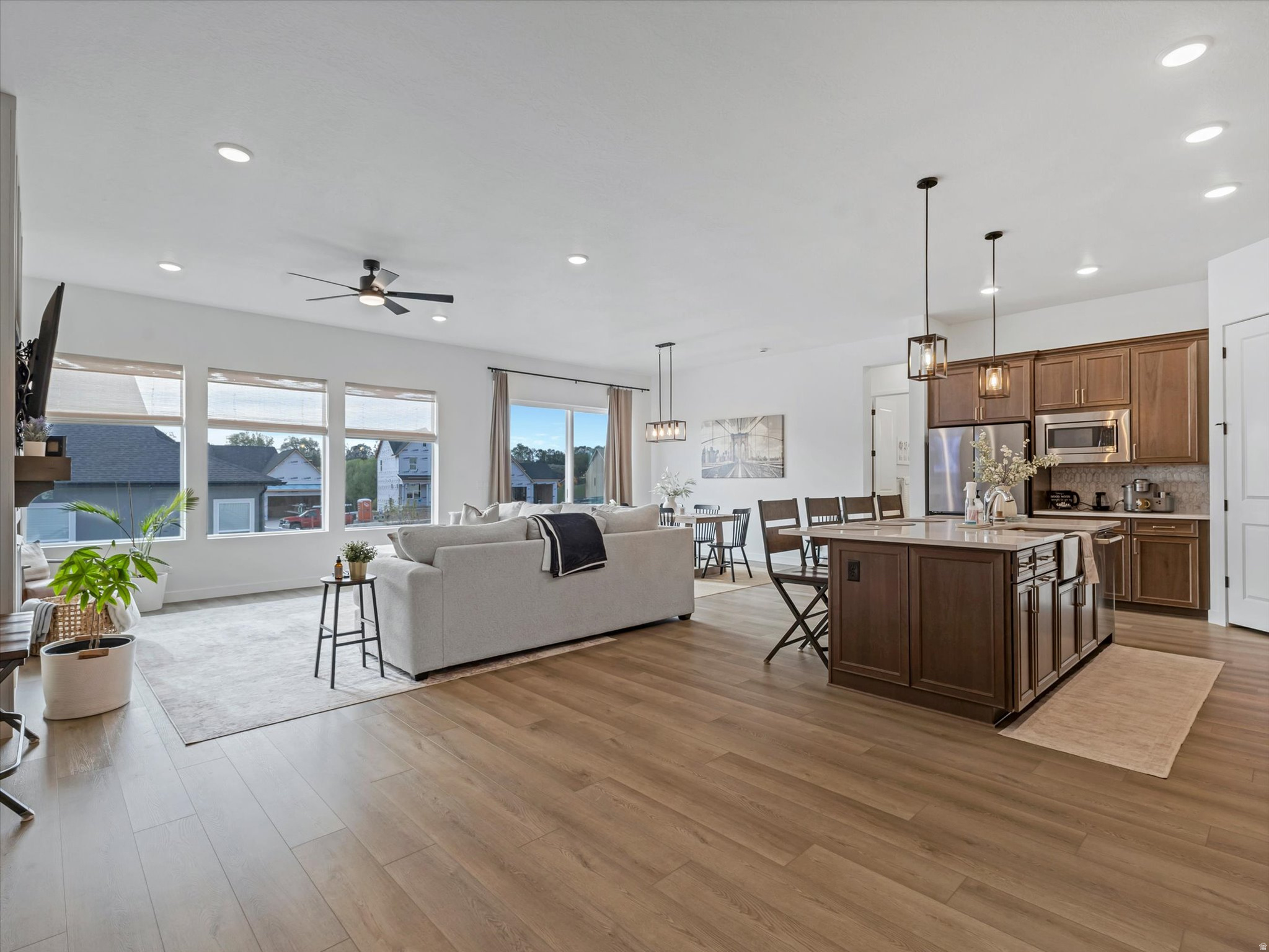 EASTRIDGE PARK - Residential