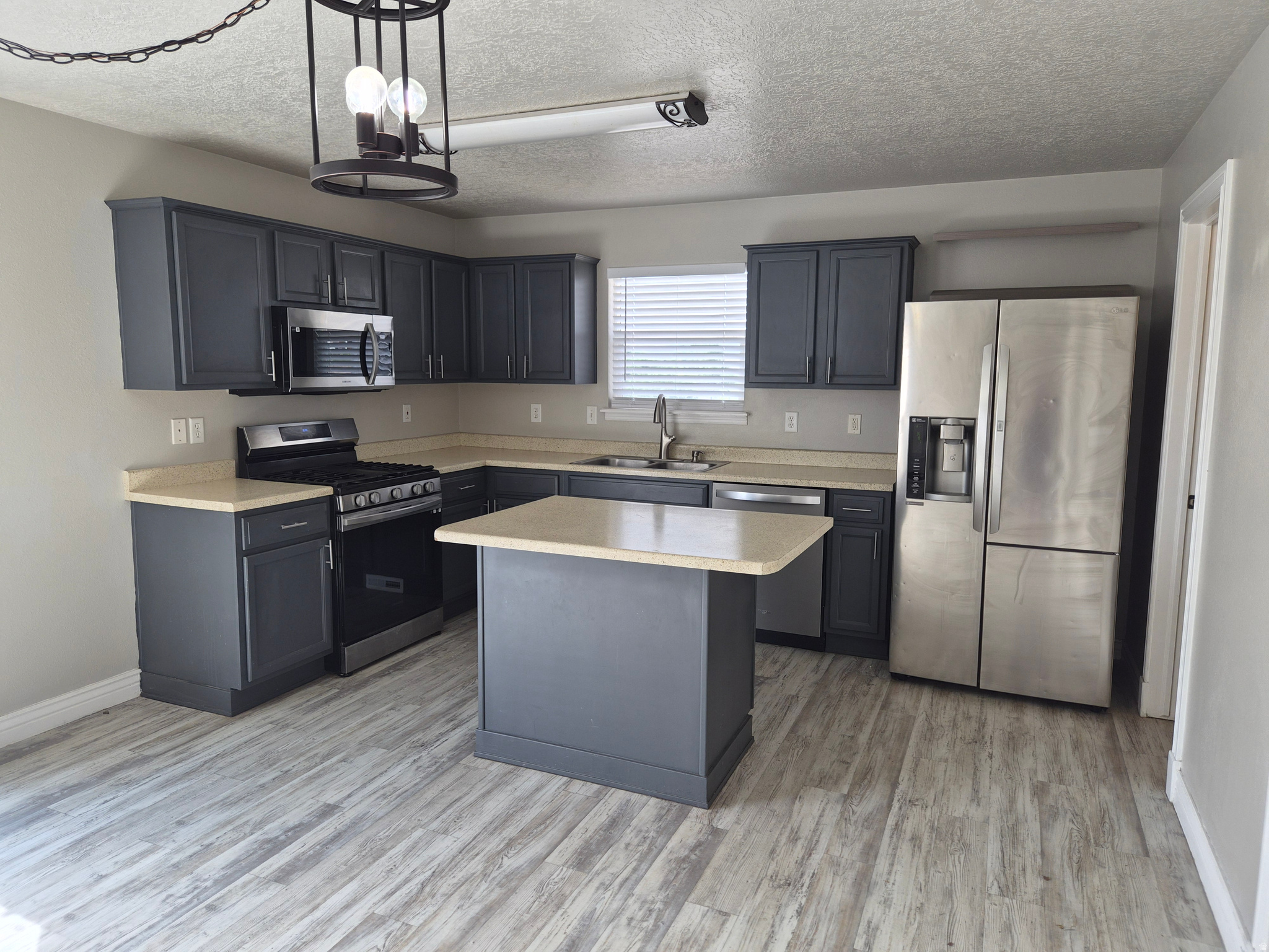 LAKE MOUNTAIN ESTATES - Residential
