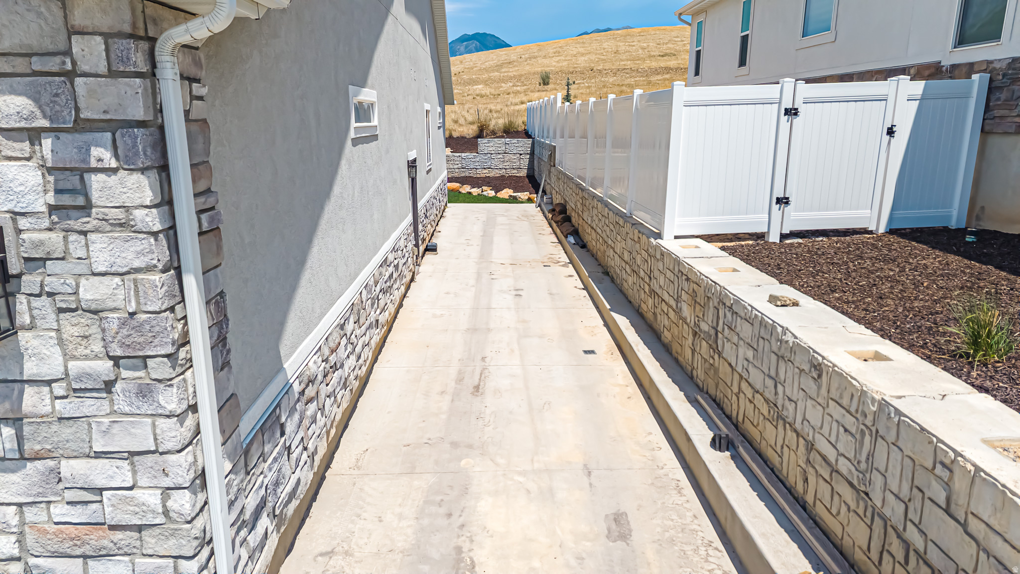 MAPLETON HEIGHTS - Residential