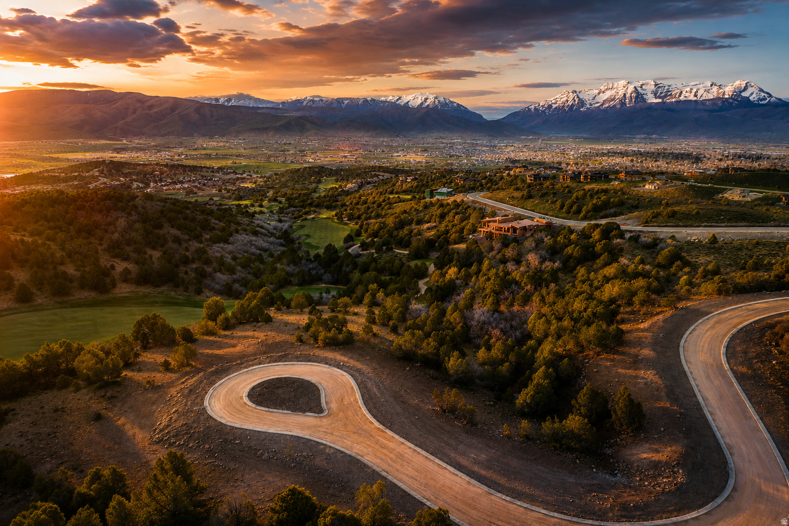 RED LEDGES - Land