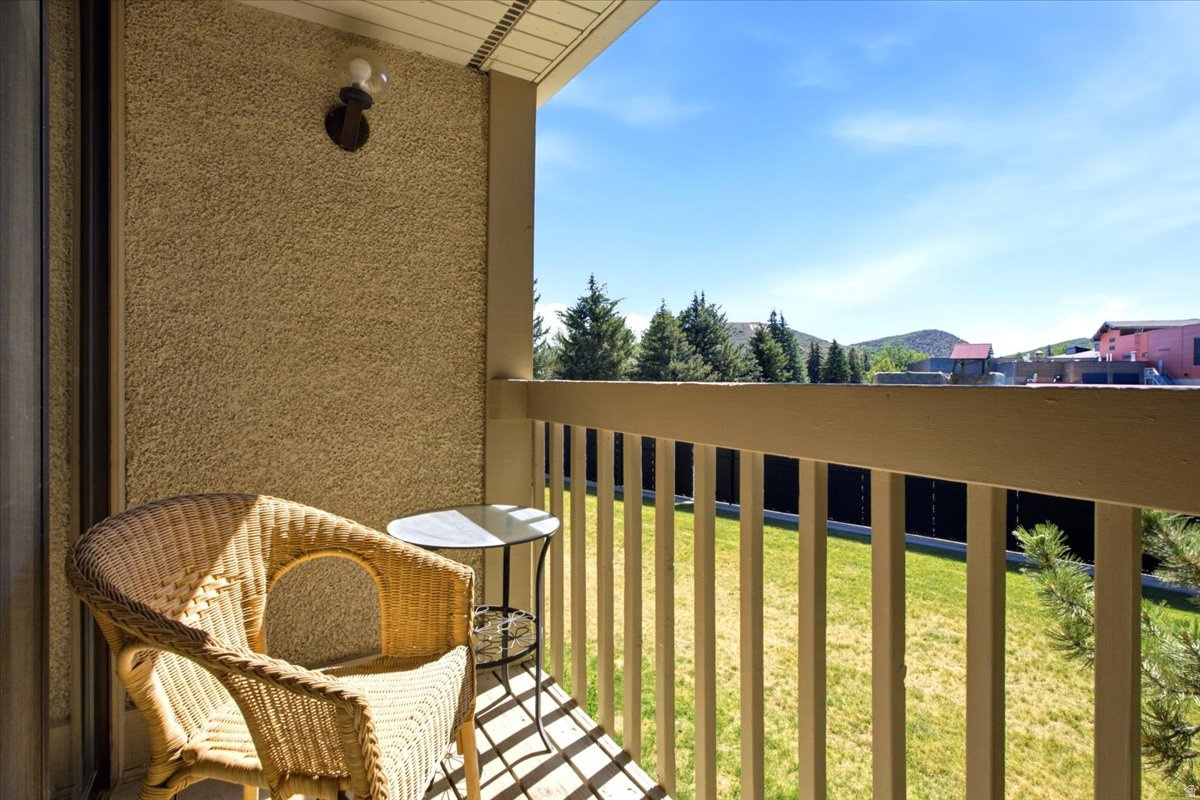 RACQUET CLUB VILLAGE SUB - Residential
