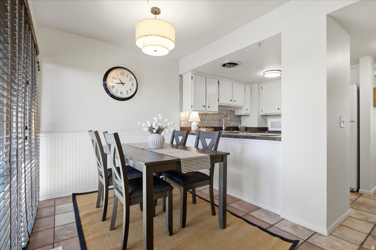 RACQUET CLUB VILLAGE SUB - Residential