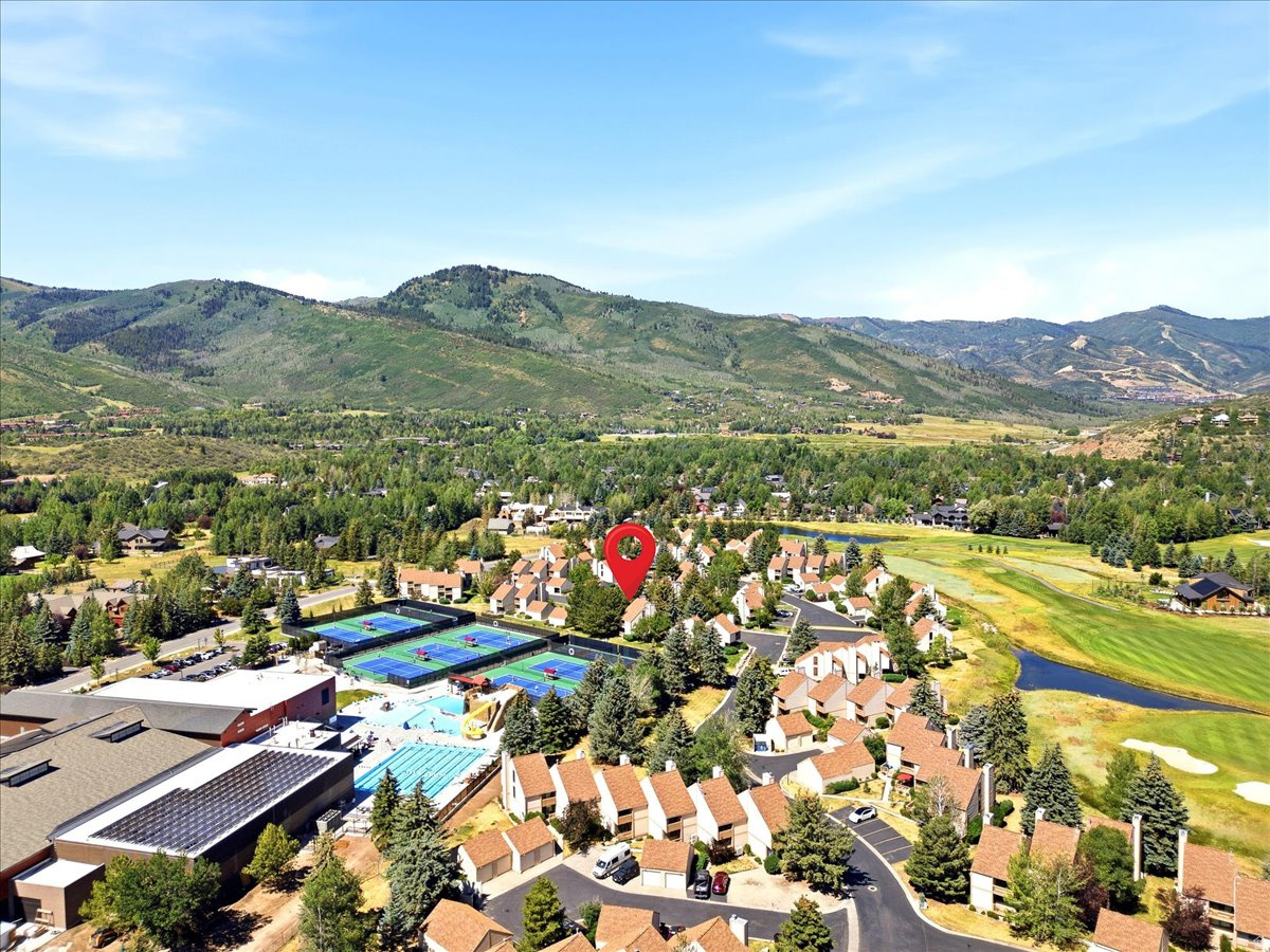 RACQUET CLUB VILLAGE SUB - Residential