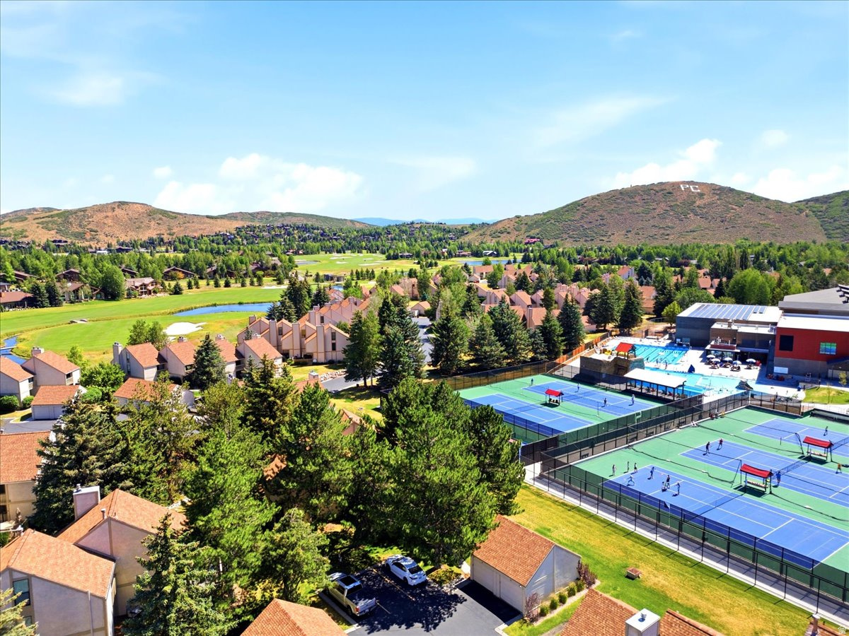 RACQUET CLUB VILLAGE SUB - Residential