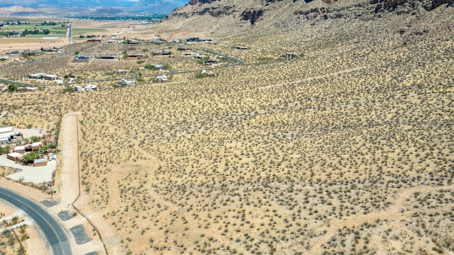 MOCCASIN FLATS - Land