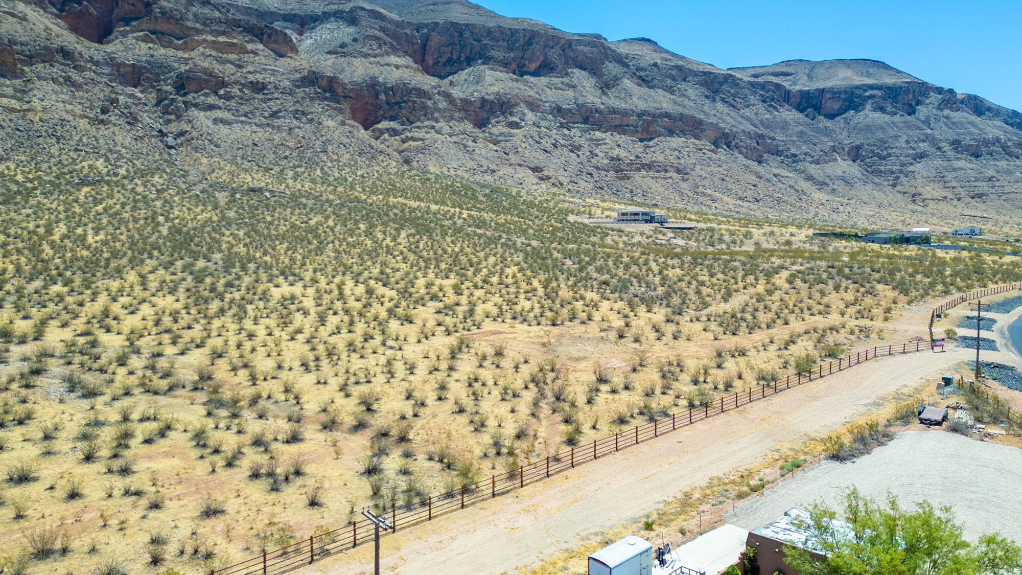 MOCCASIN FLATS - Land