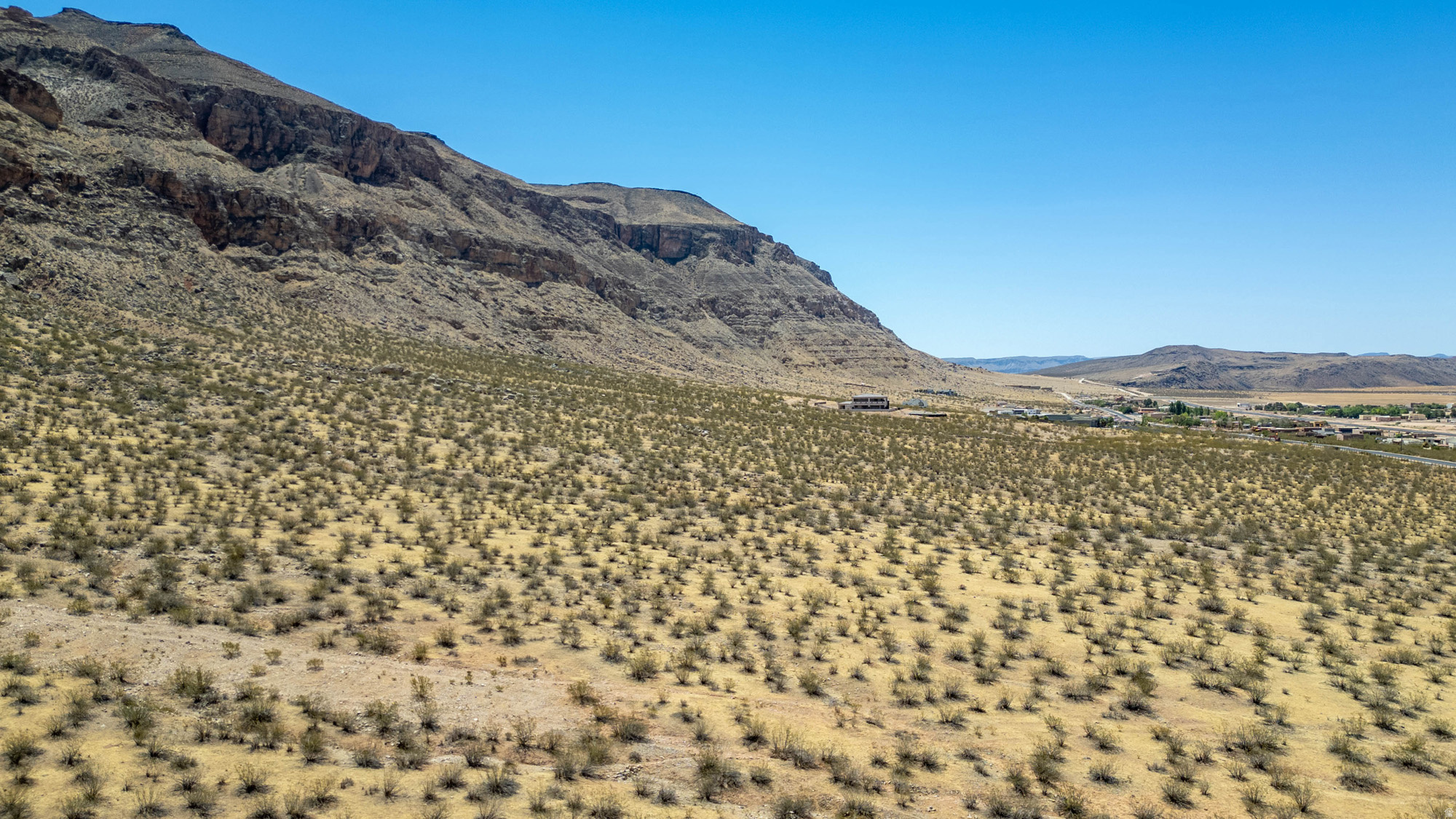MOCCASIN FLATS - Land