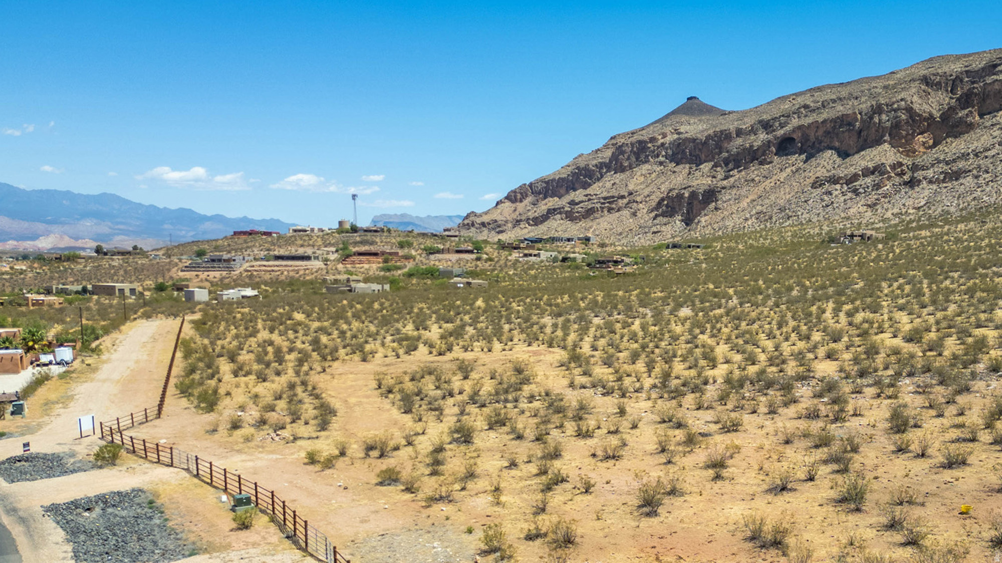 MOCCASIN FLATS - Land