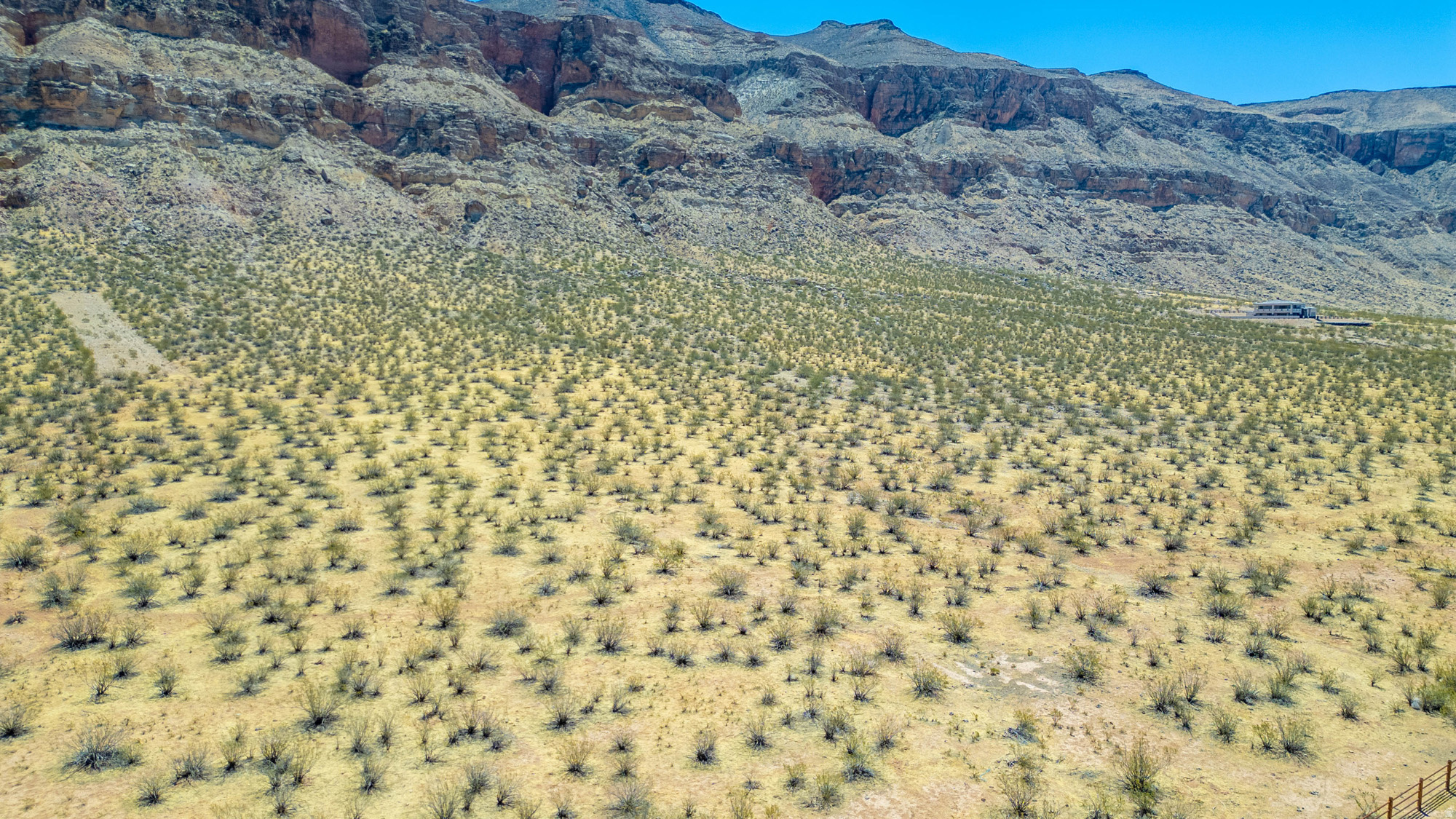 MOCCASIN FLATS - Land